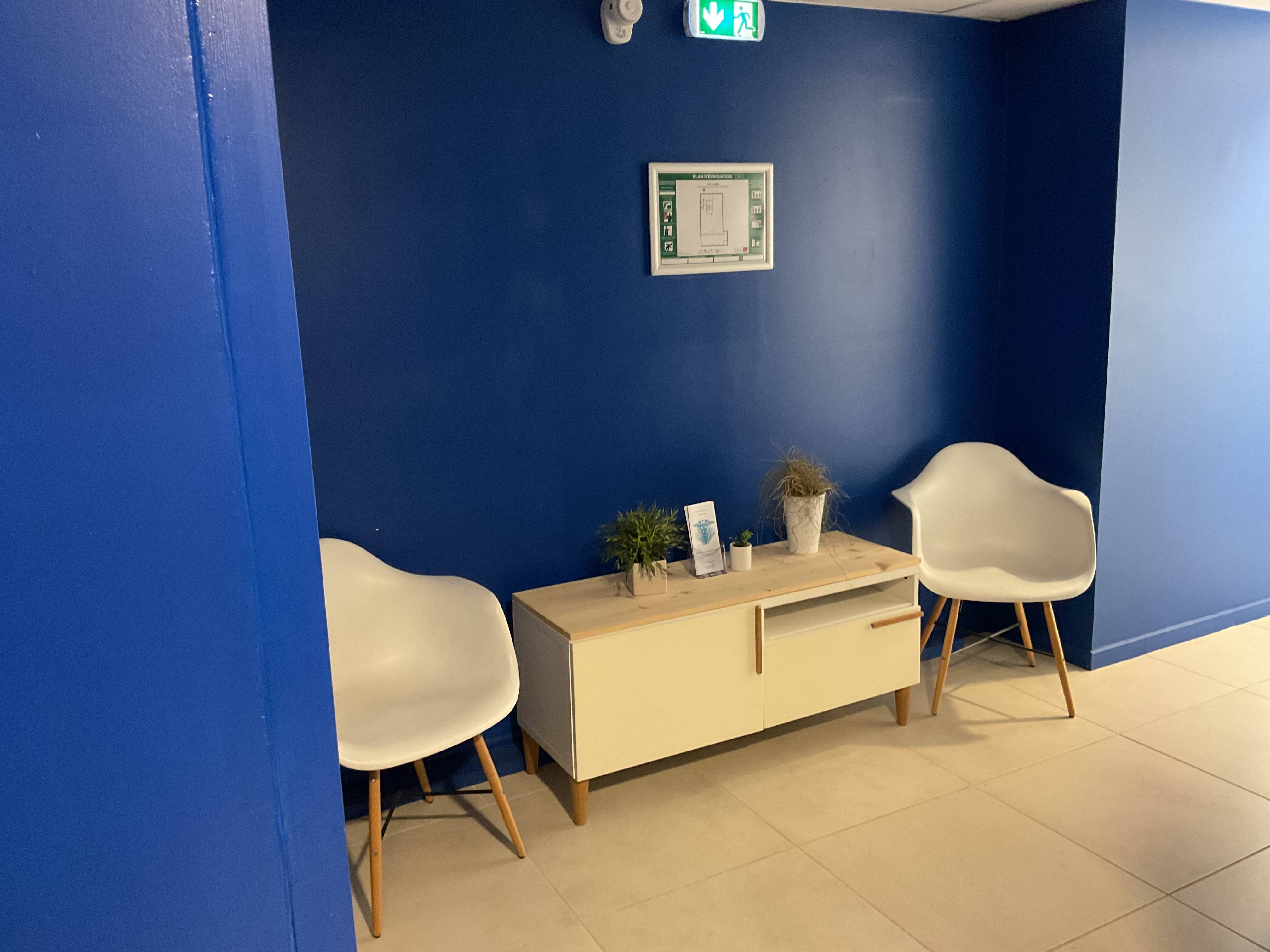 Cabinet Centre de PRESCILLIA - Photo 3