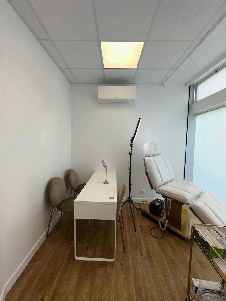 Cabinet Salle de consultation à Clichy - Photo principale