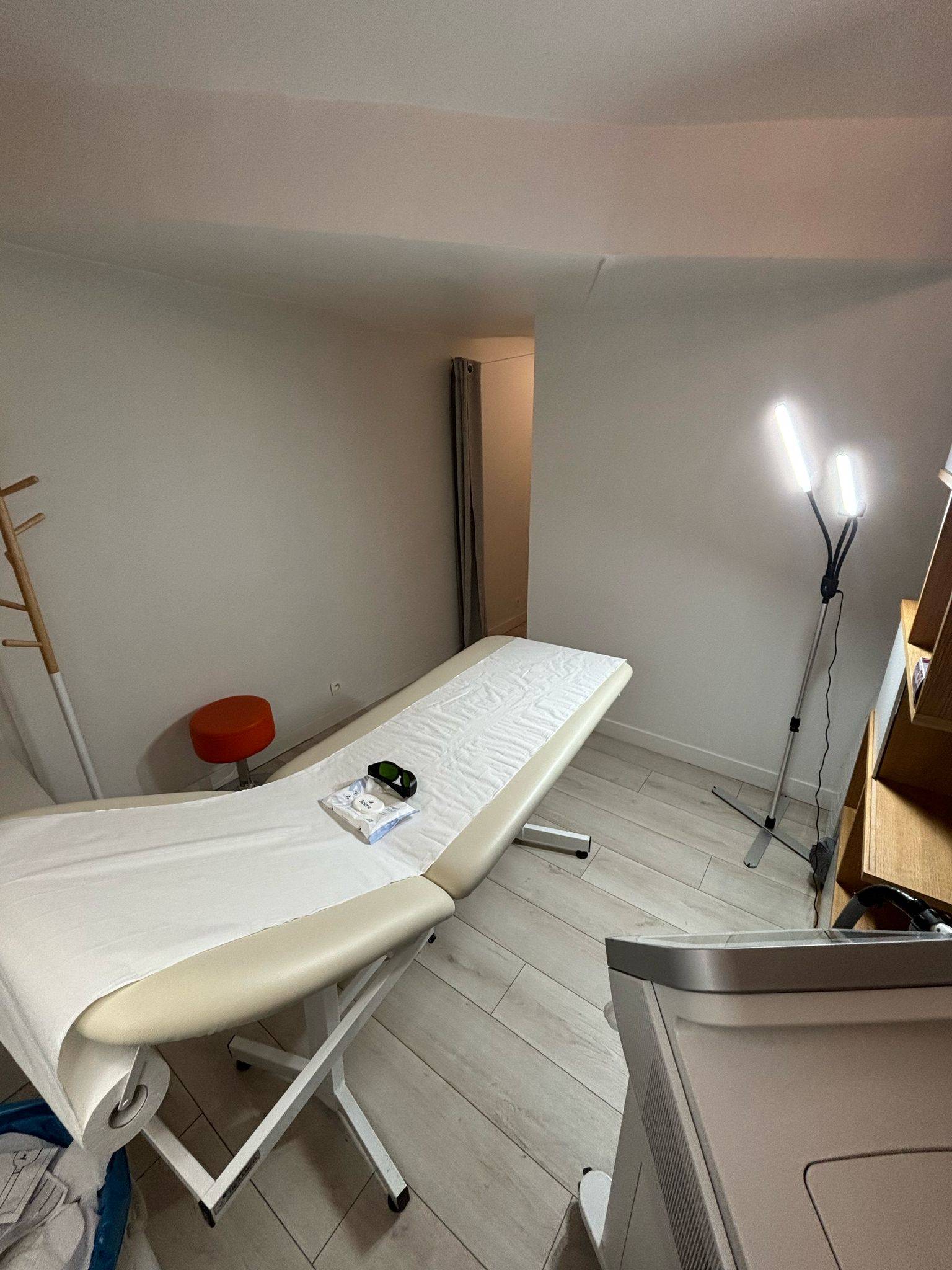 Cabinet Cabinet médical Paris 16 à louer : URGENT - Photo 4