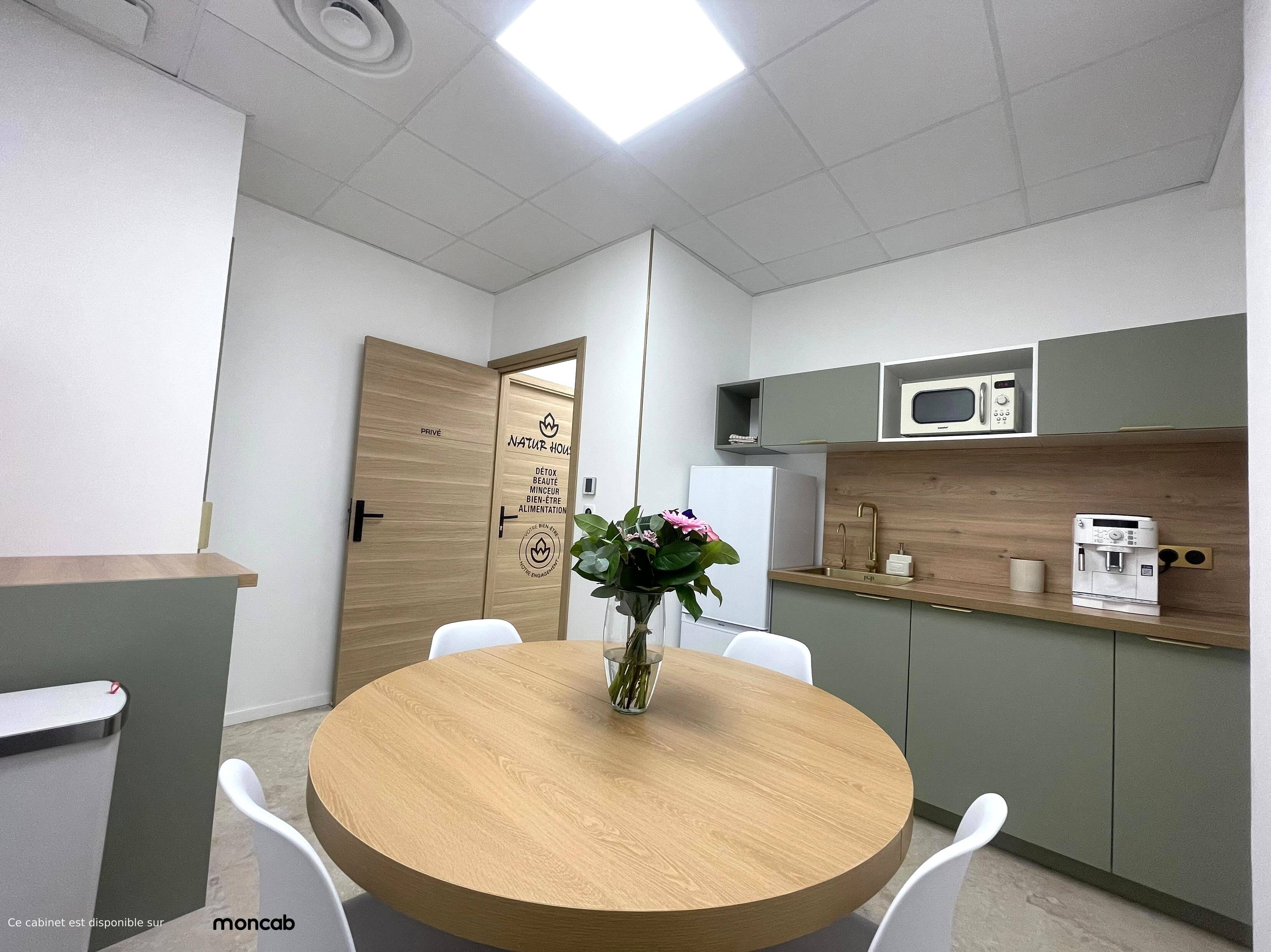 Cabinet CABINET MEDICAL ET PARAMEDICAL à Ajaccio - Photo 6