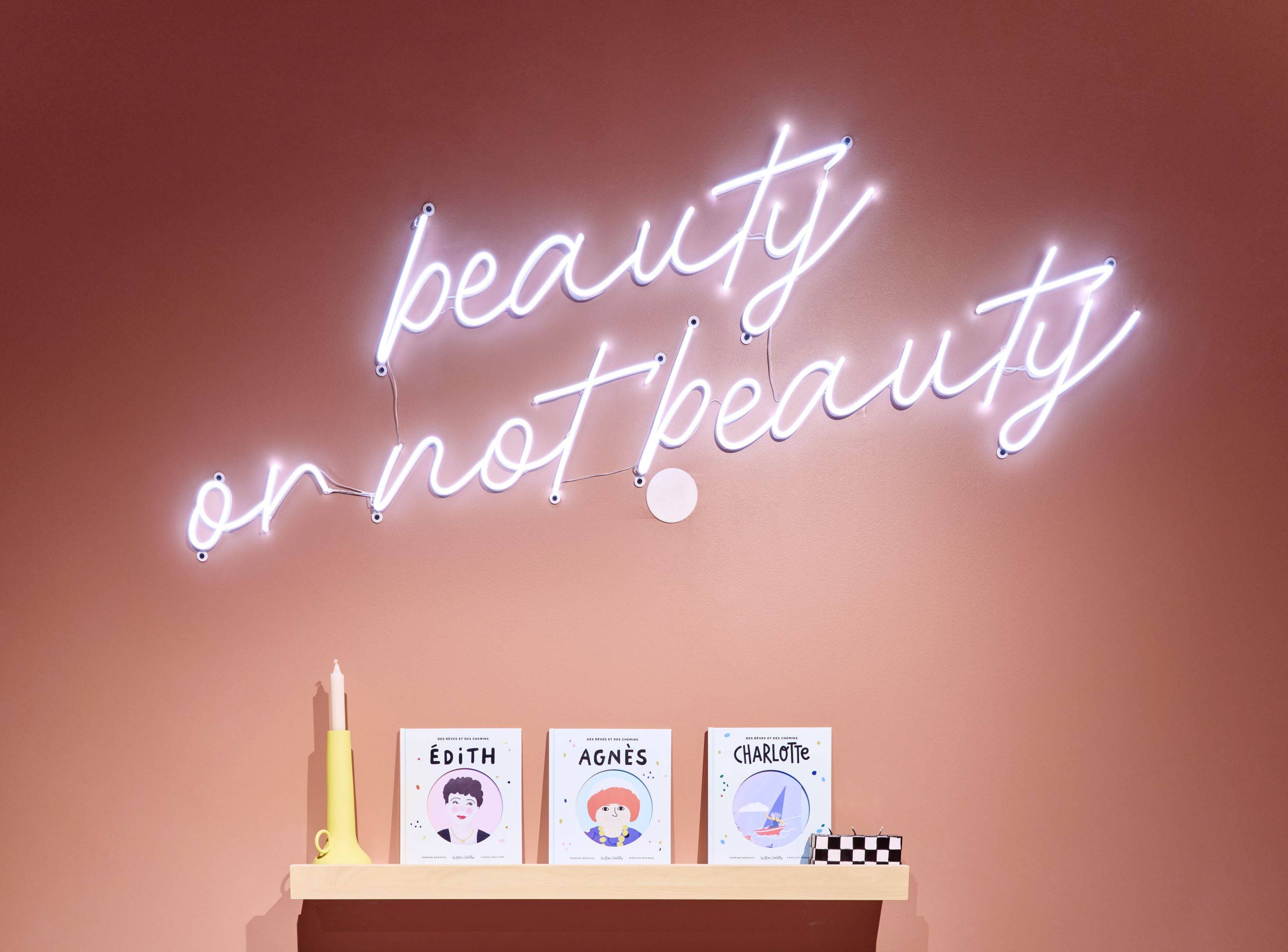Cabinet Beauty Room - Photo 3