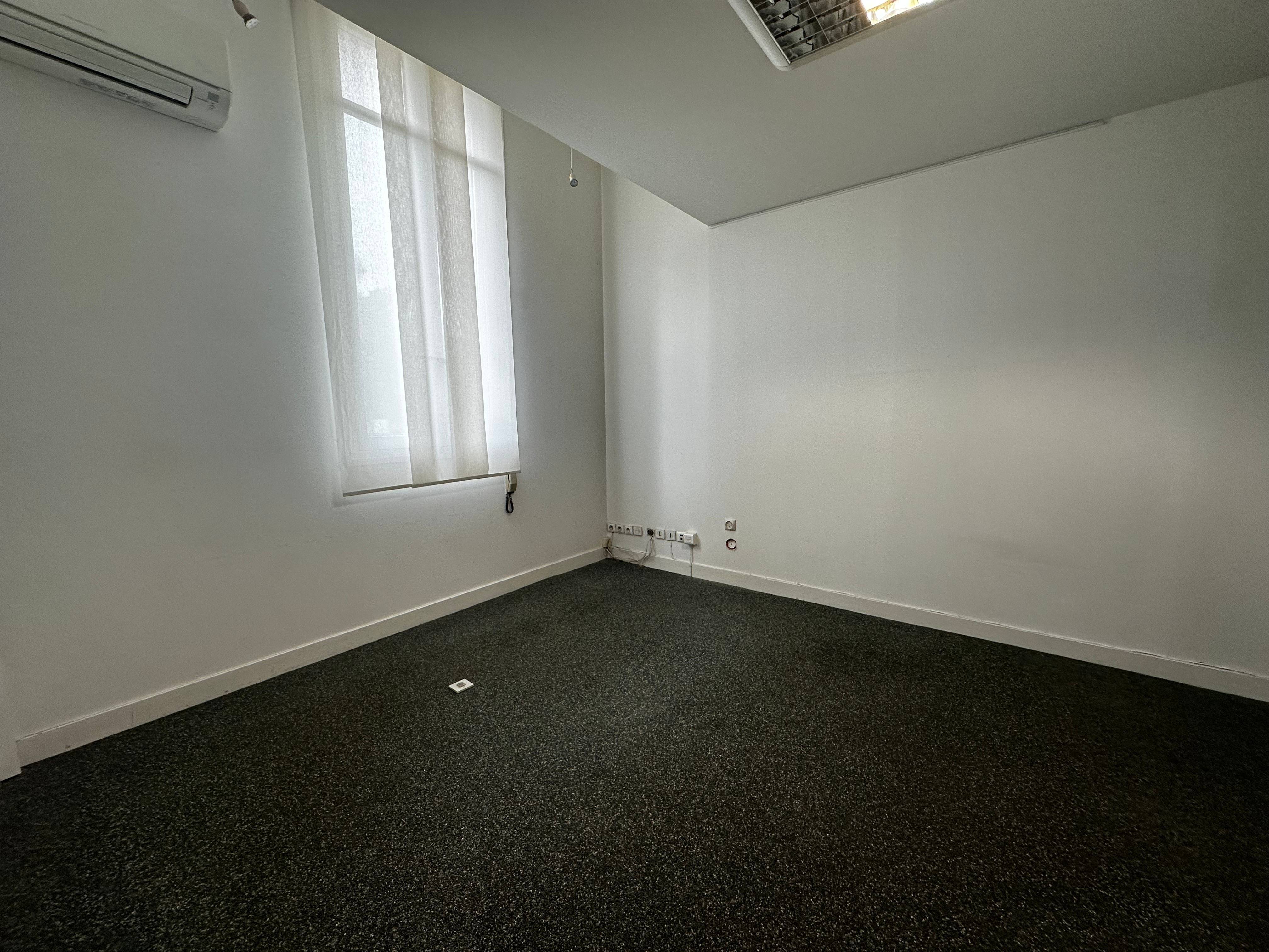 Cabinet Local - Photo 3