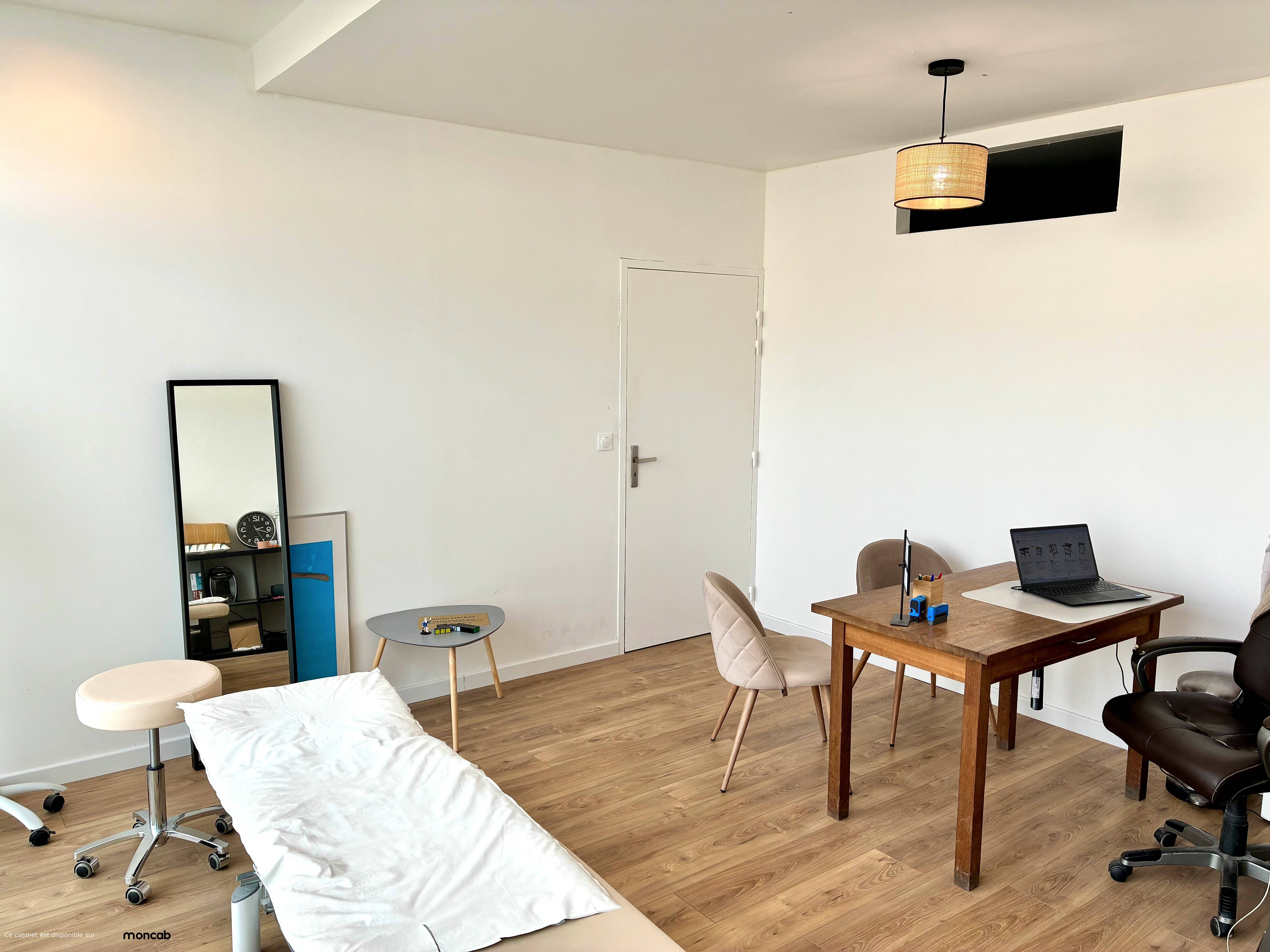 Cabinet Cabinet de NIcolas à Chanceaux-sur-Choisille - Photo 1