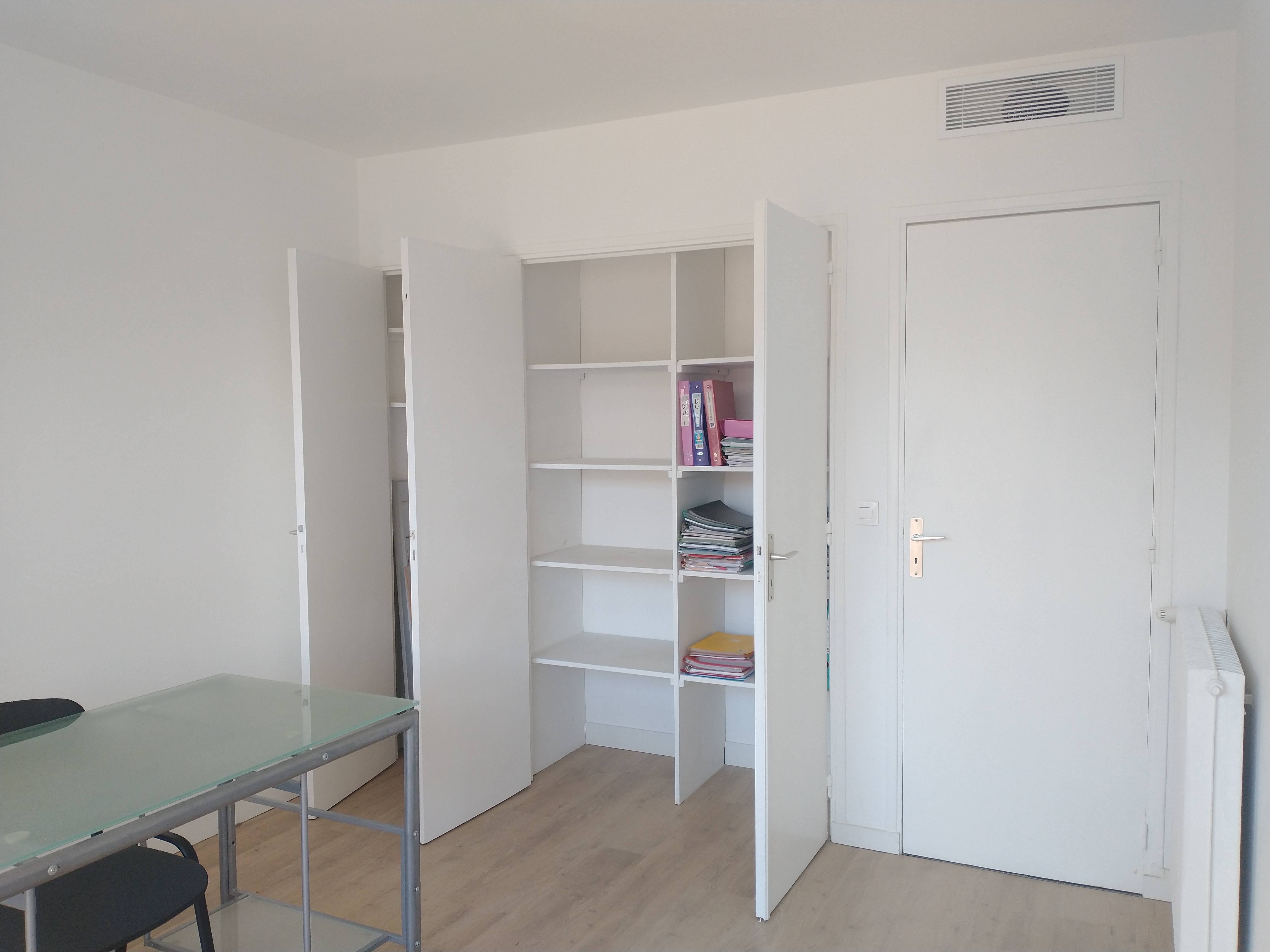 Cabinet Bureau dans cabinet avec 3 orthophonistes à Le Cannet Rocheville (proche centre de Cannes et autoroute) pour ergo, psychologue, neuropsy à Le Cannet - Photo principale