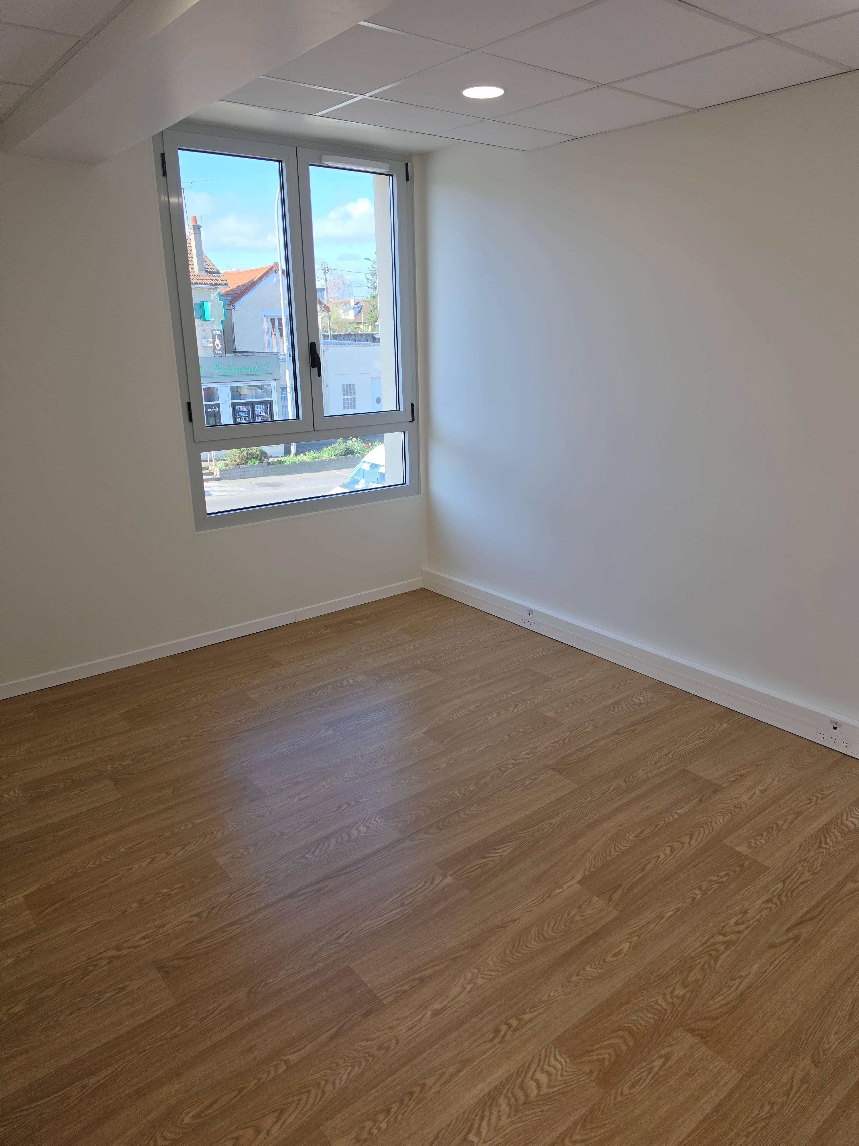 Cabinet Cabinet des Bords de ris à Ris-Orangis - Photo 2