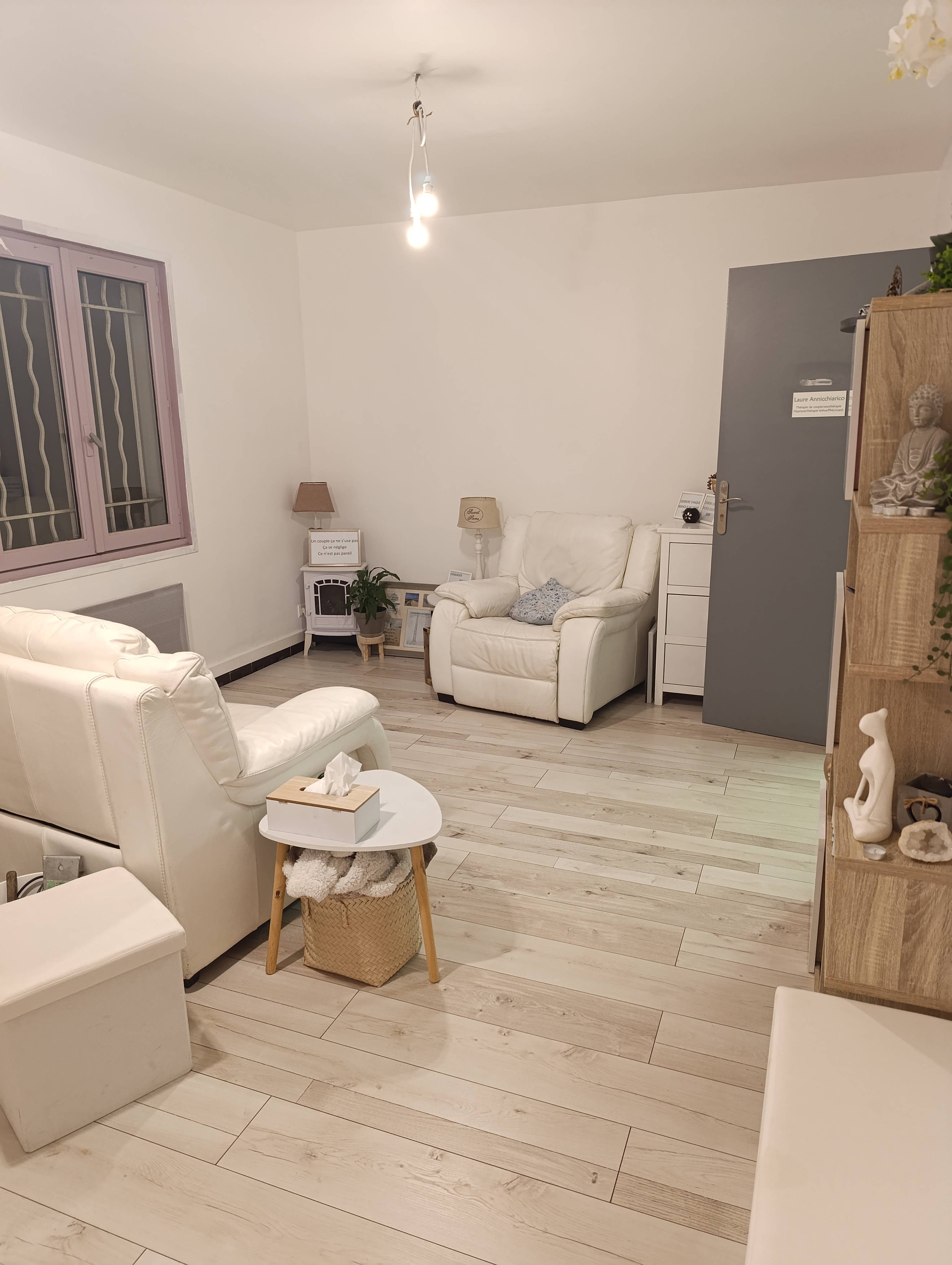 Cabinet Cabinet de LAURE à Mallemort - Photo principale