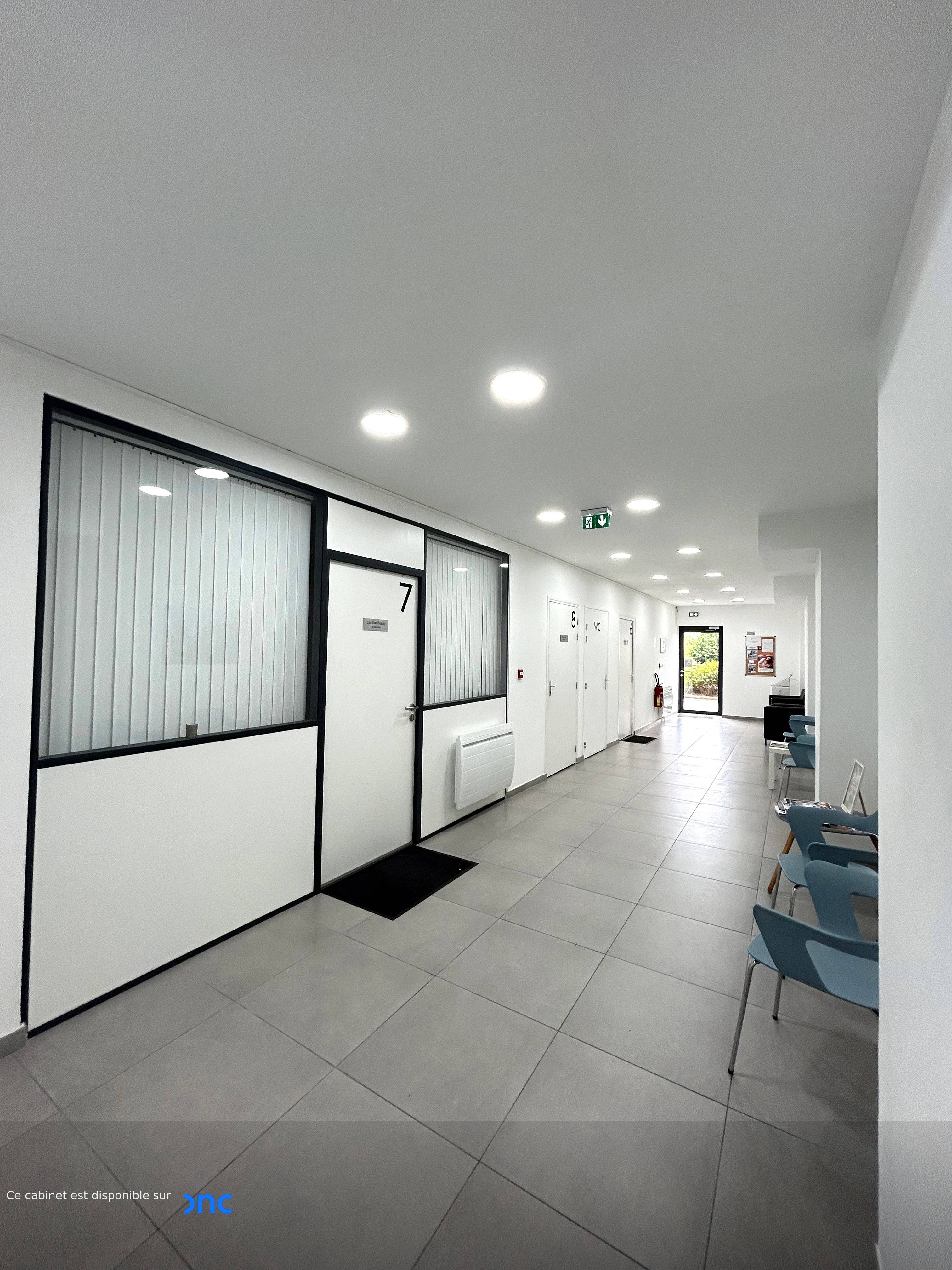 Cabinet Cabinet de l'espace Blanc-Four à Roncq - Photo principale