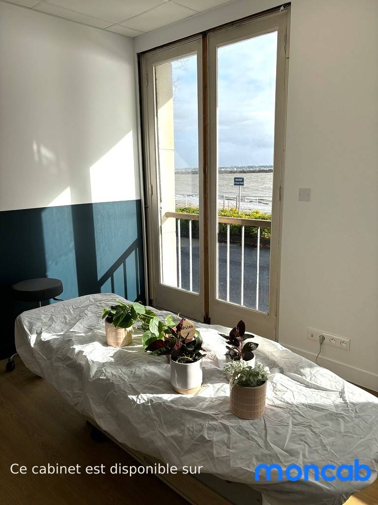 Cabinet Cabinet de Erwan à Saint-Nazaire - Photo 1