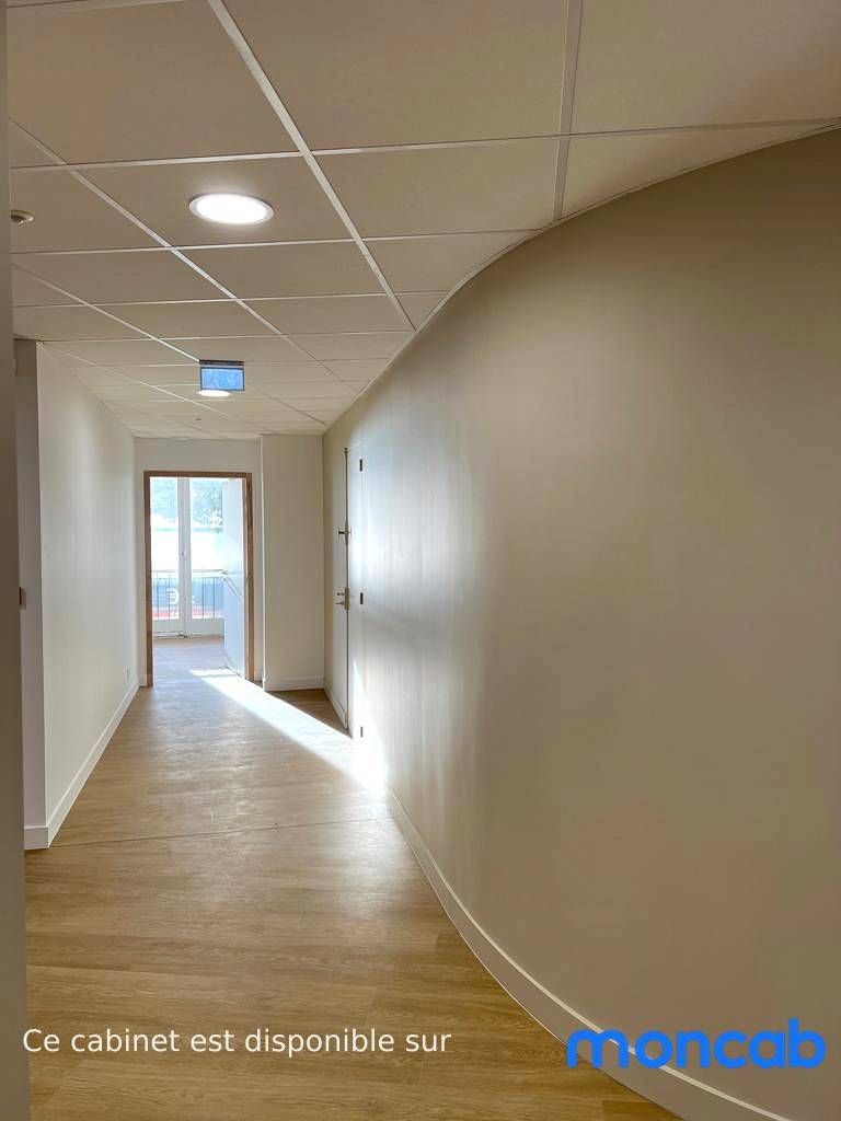 Cabinet Cabinet de Erwan à Saint-Nazaire - Photo 3