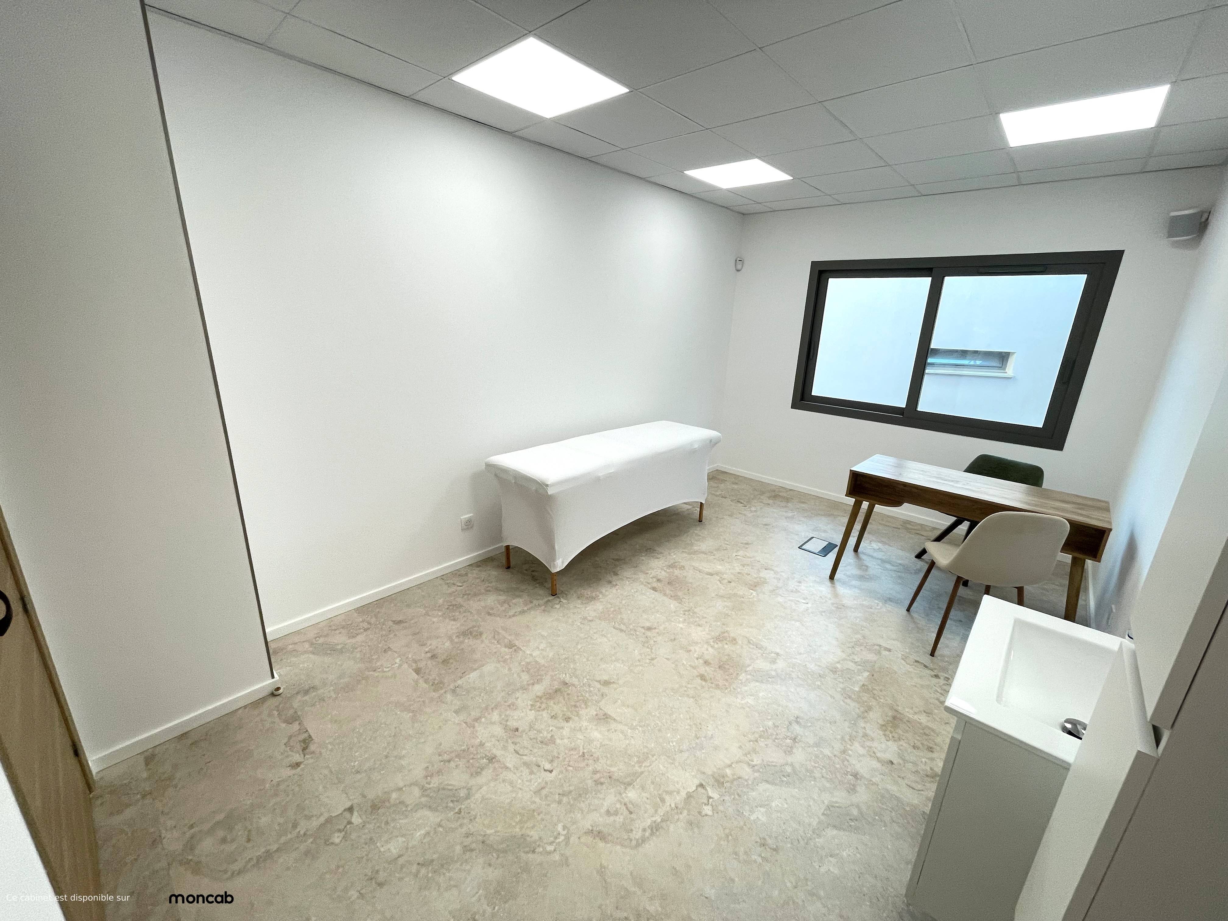 Cabinet bureau à louer pour professionnel de santé ou du bien être à Ajaccio - Photo 5
