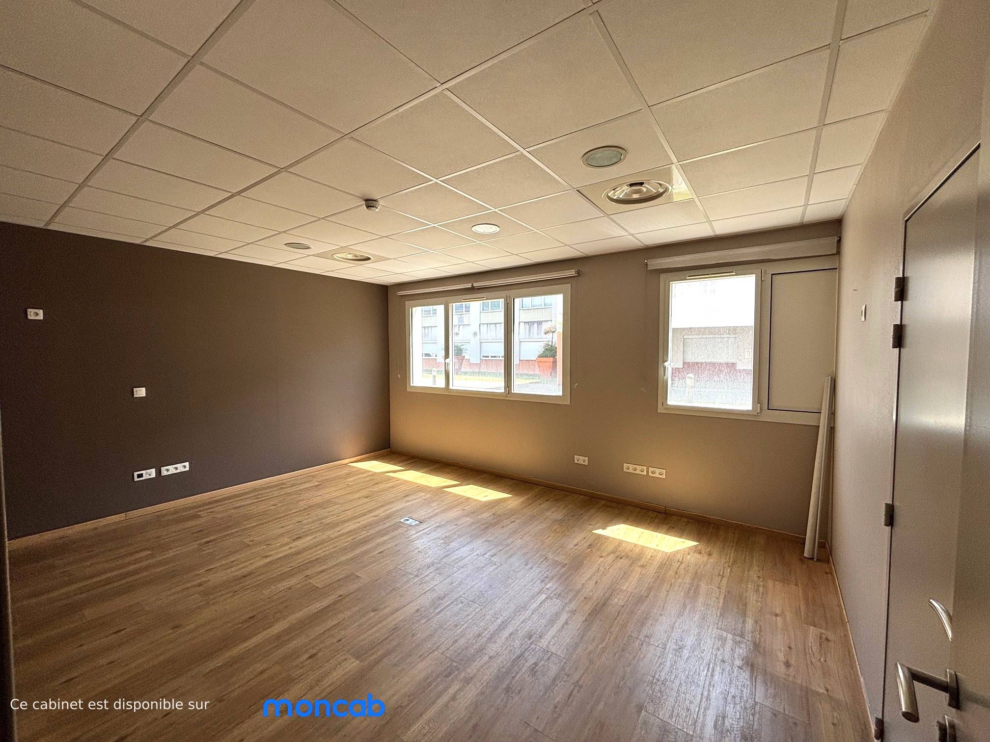 Cabinet Cabinet de FREDERIC à Saint-Pierre-du-Mont - Photo 4