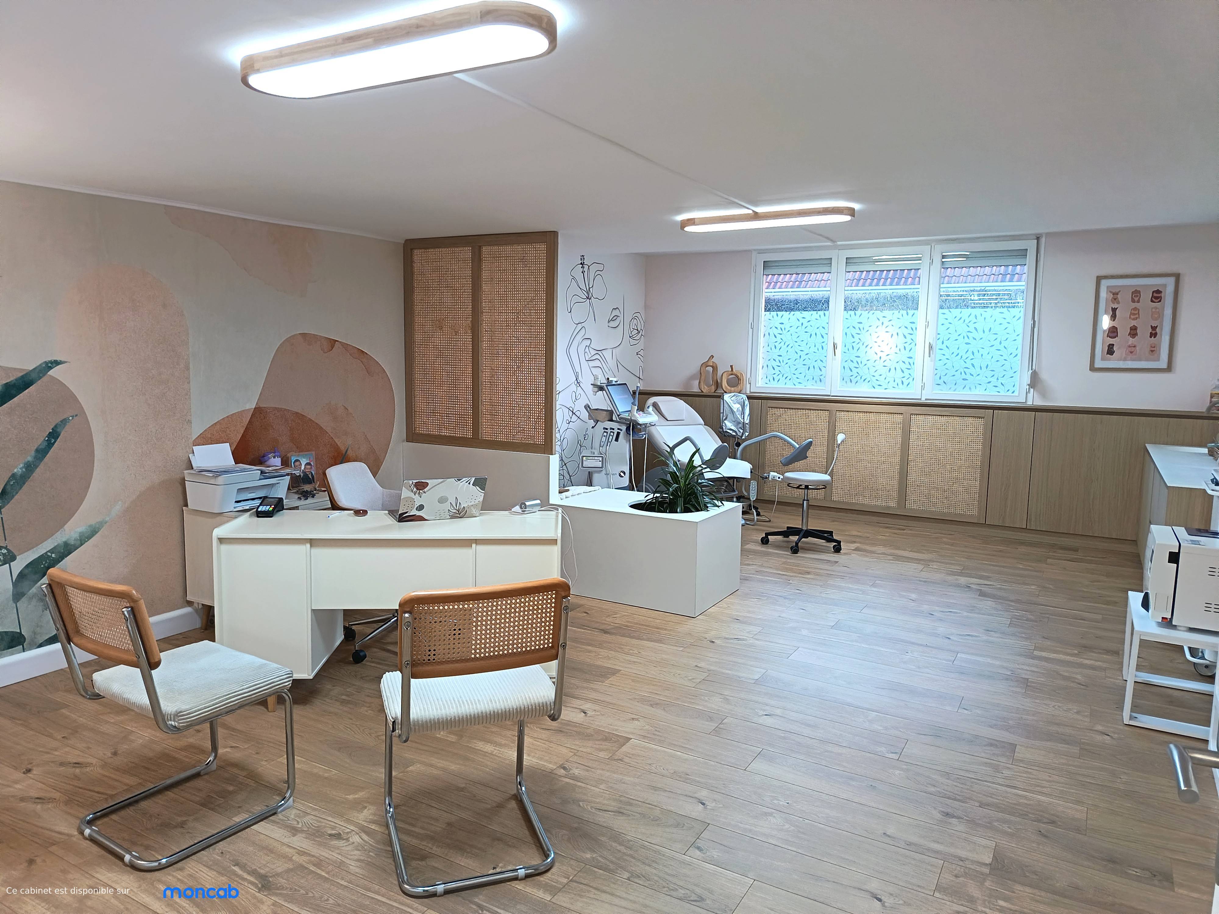 Cabinet Cabinet Herzeele à Herzeele - Photo 1