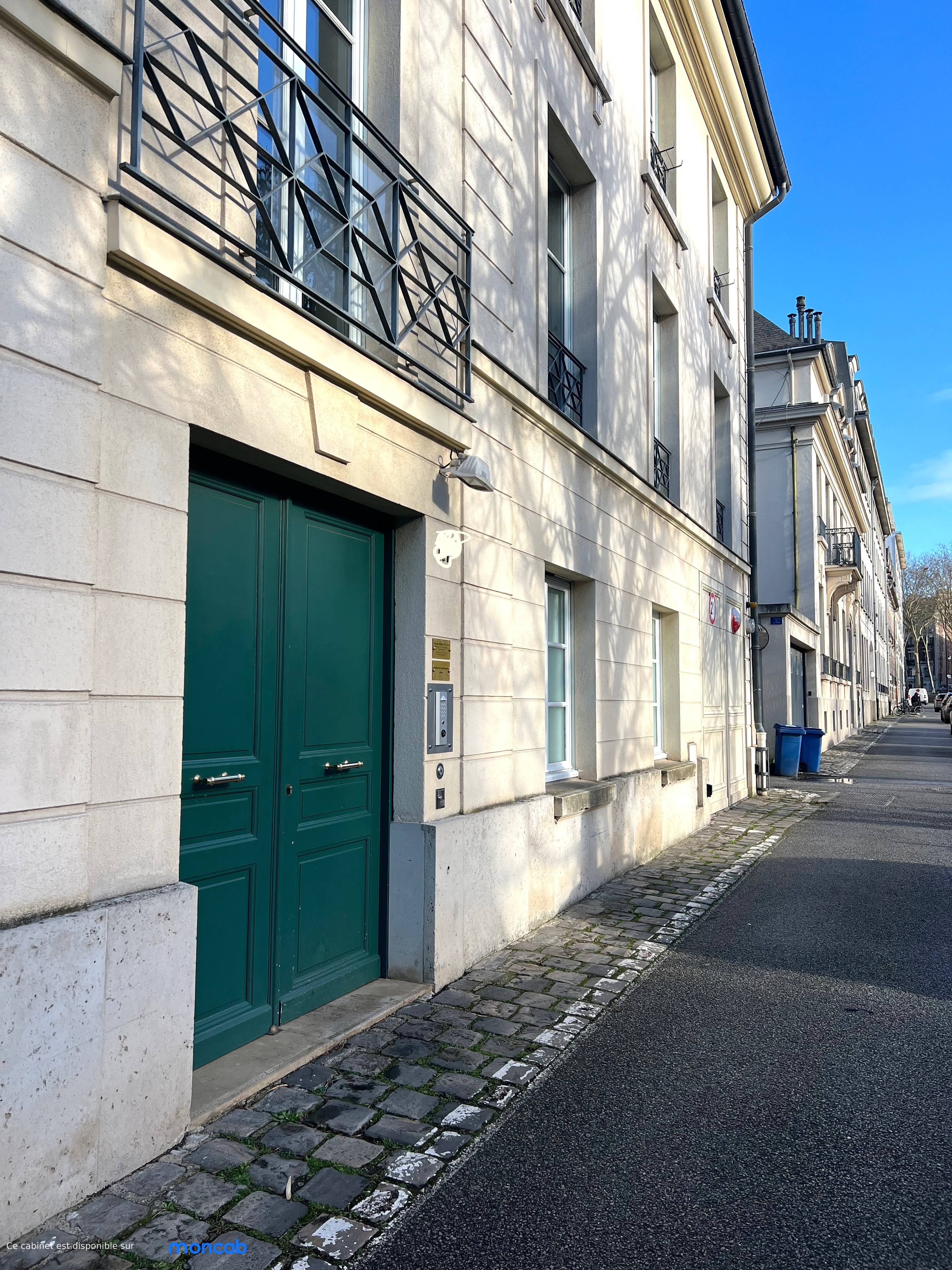 Cabinet Cabinet de Sanam à Versailles - Photo 1