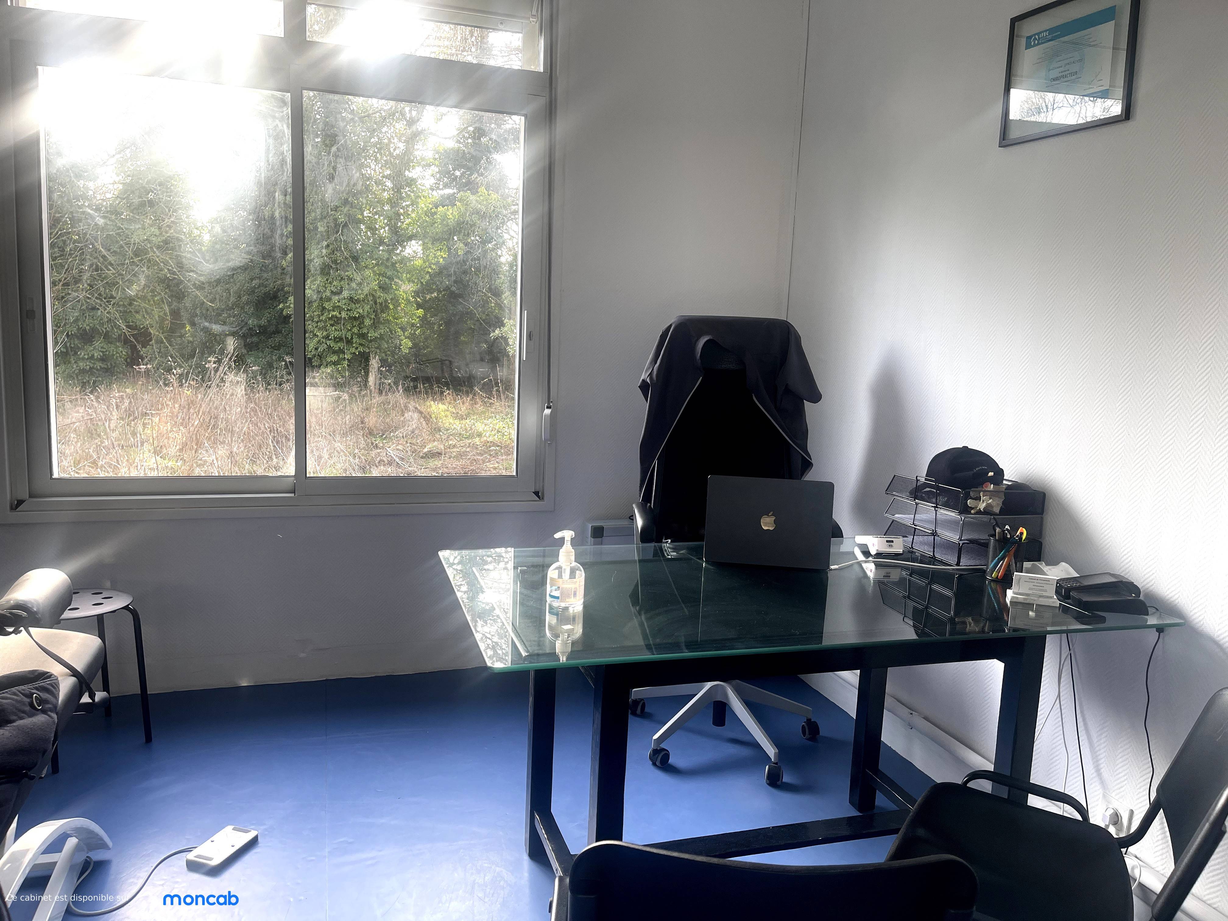 Cabinet Cabinet de thérapie manuelle/massage à Le Quesnoy - Photo 2