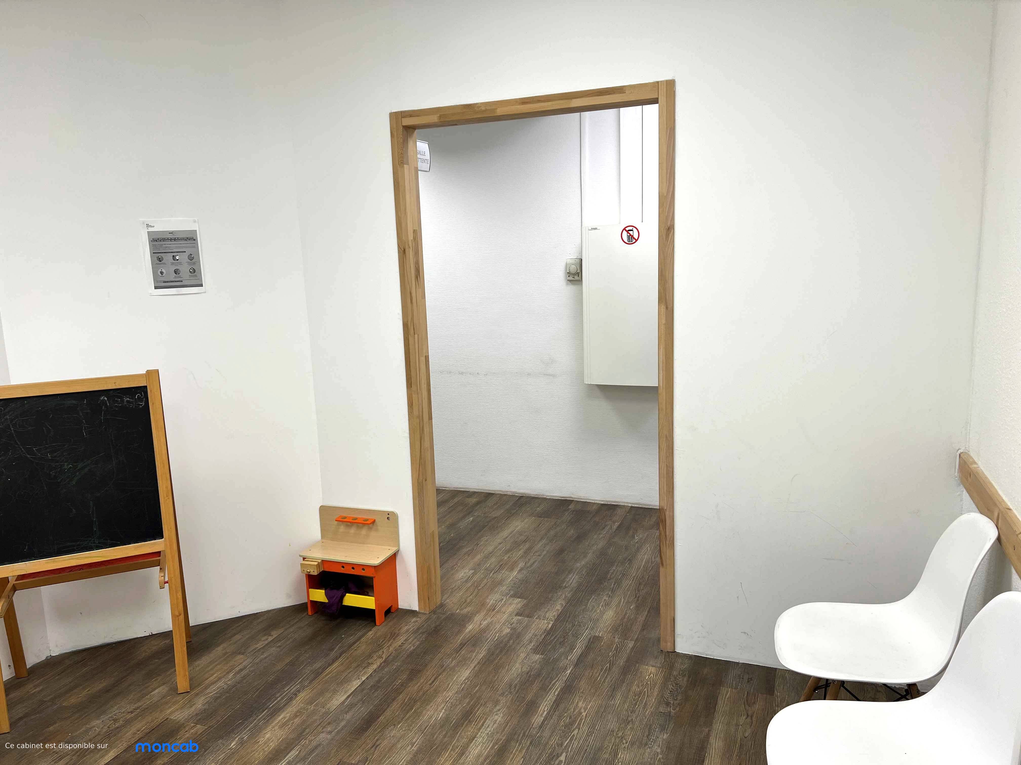 Cabinet 1er Etage Bureaux du Polygone à Montpellier - Photo 7