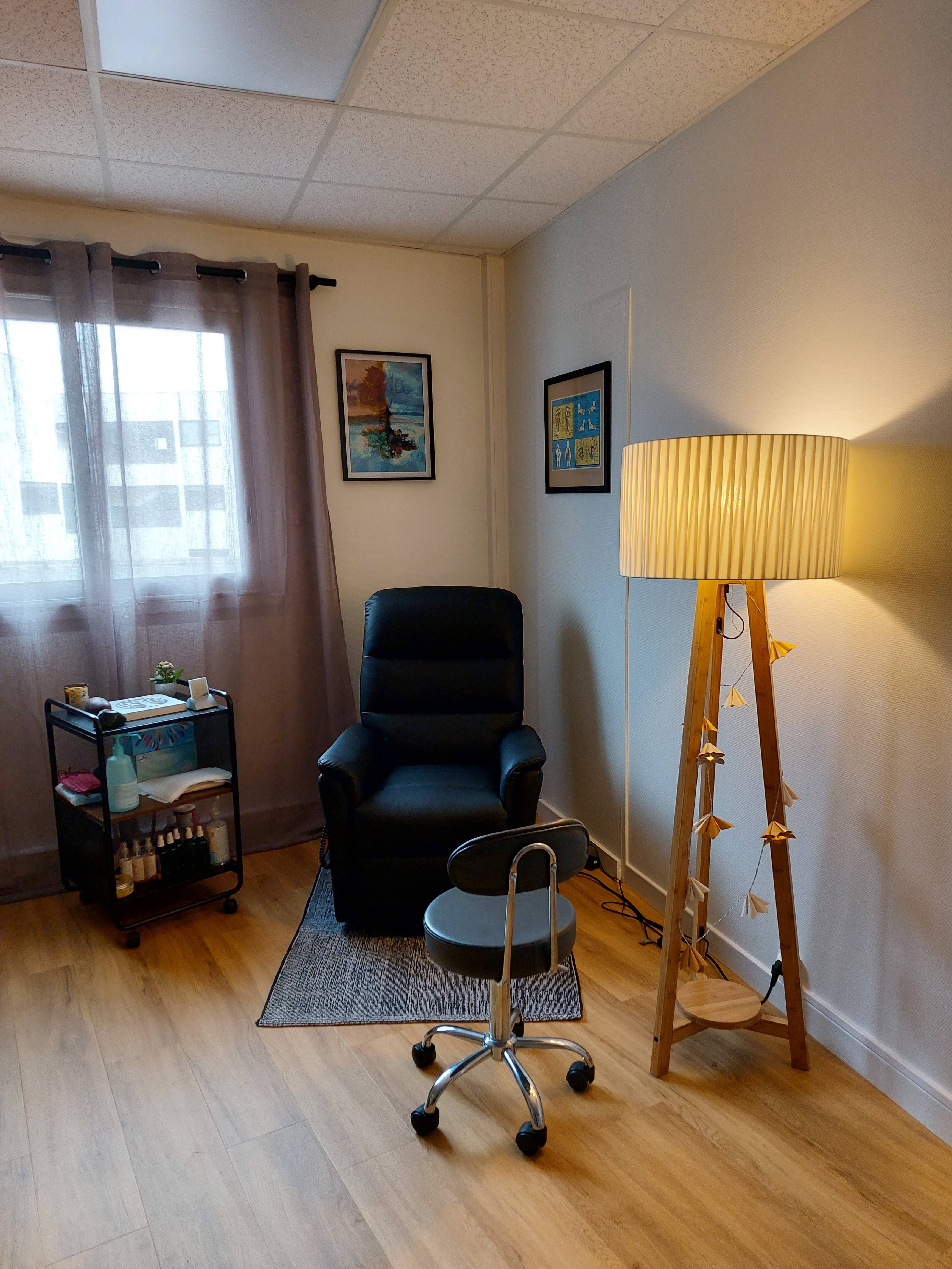 Cabinet Cabinet de Nathalie à Poitiers - Photo 1