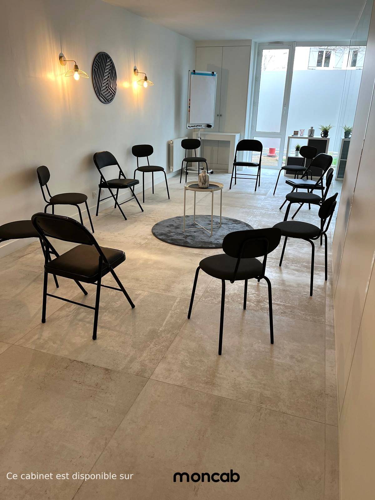 Cabinet Salle de Formation, Ateliers, Groupes de Paroles à Esbly - Photo 7