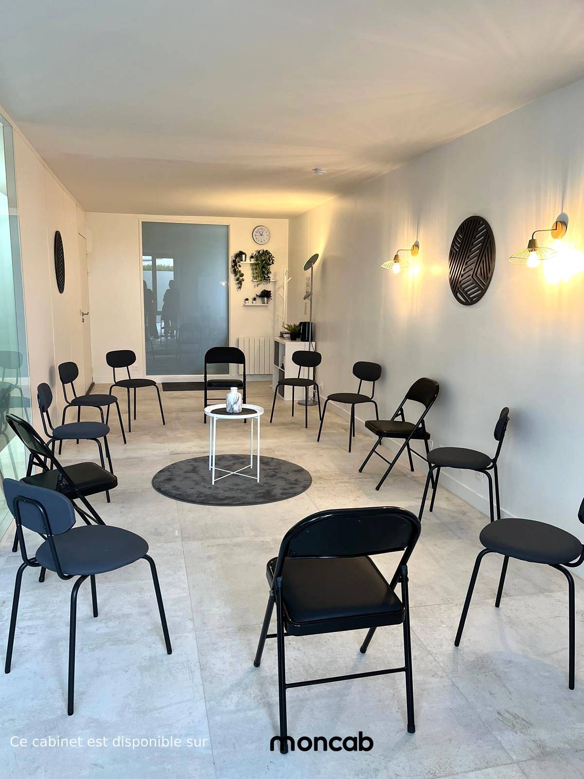 Cabinet Salle de Formation, Ateliers, Groupes de Paroles à Esbly - Photo 8