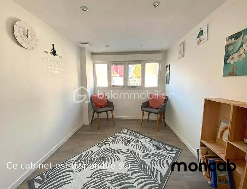 Cabinet Cabinet-Bureau à louer au sein d'un centre paramédical & Bien-être  - Photo 4