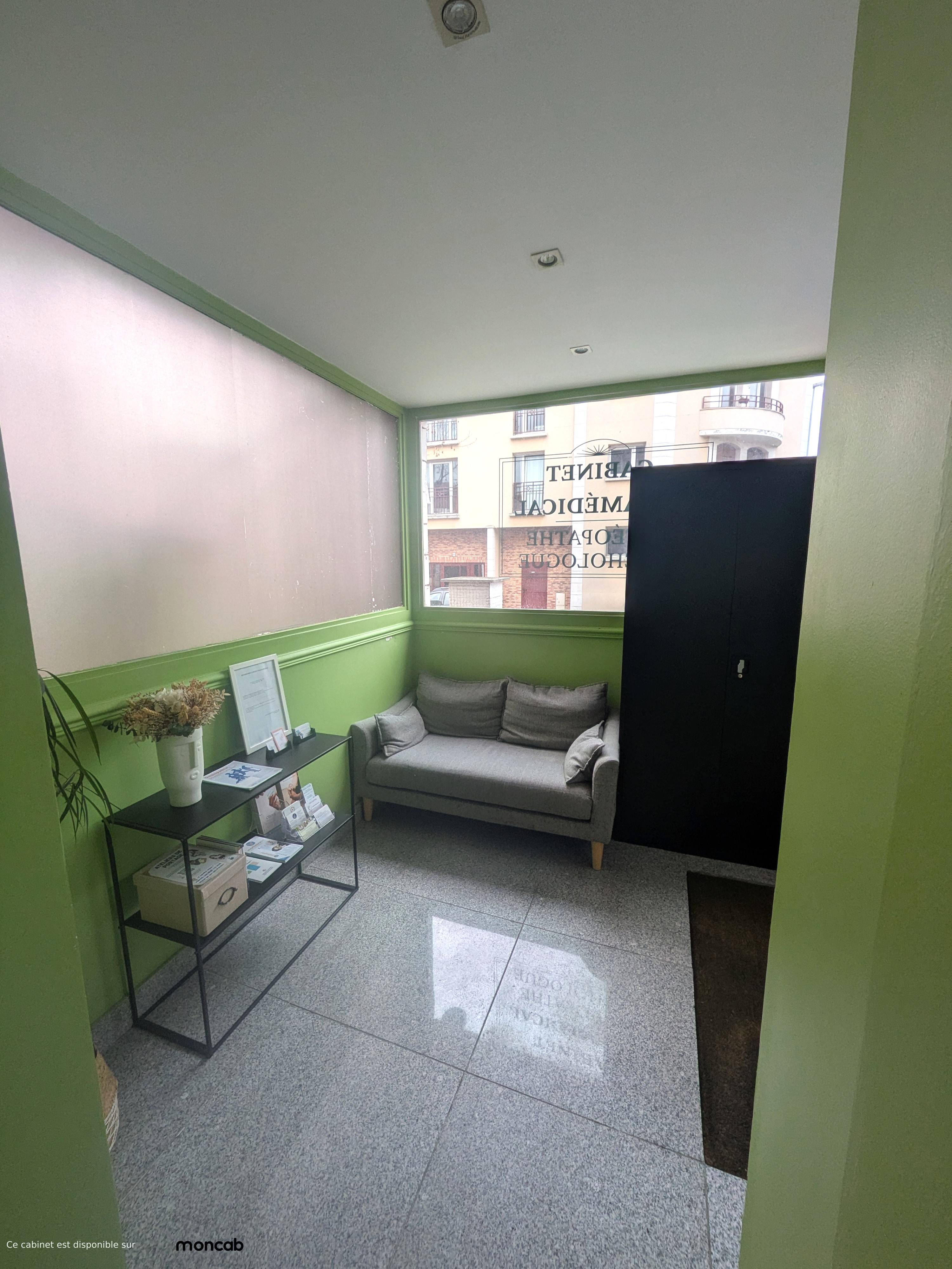 Cabinet Cabinet - Photo 3