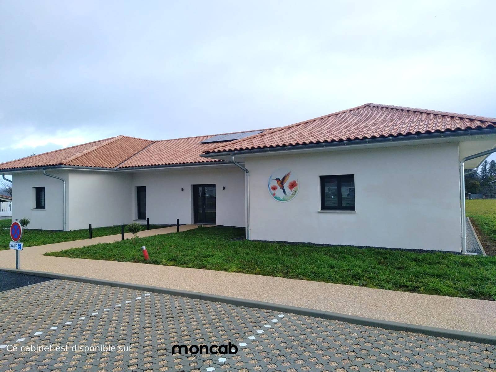 Cabinet Cabinet de Pauline à Susmiou - Photo principale