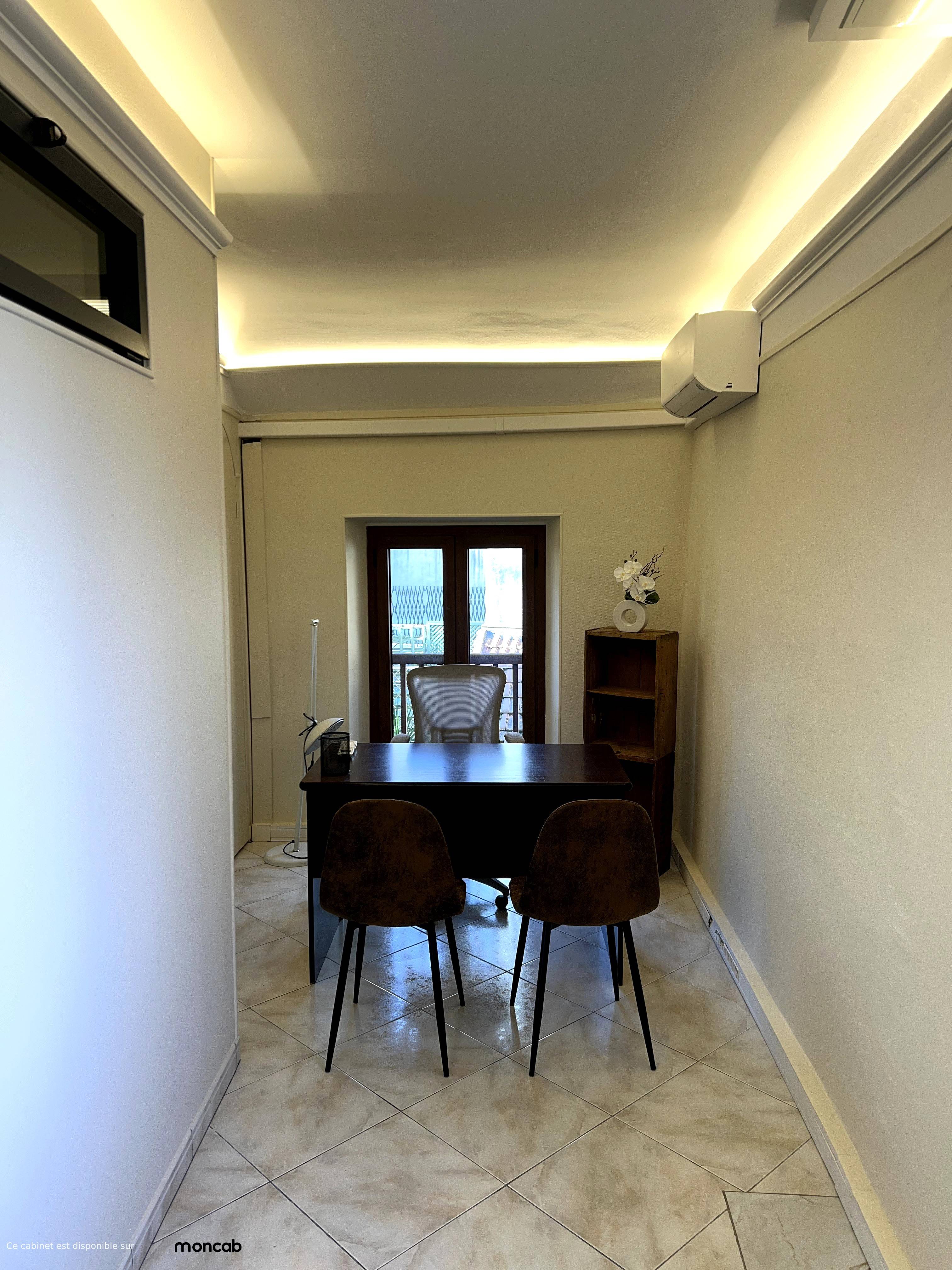 Cabinet Cabinet 12m² à Sucy-en-Brie - Photo 1