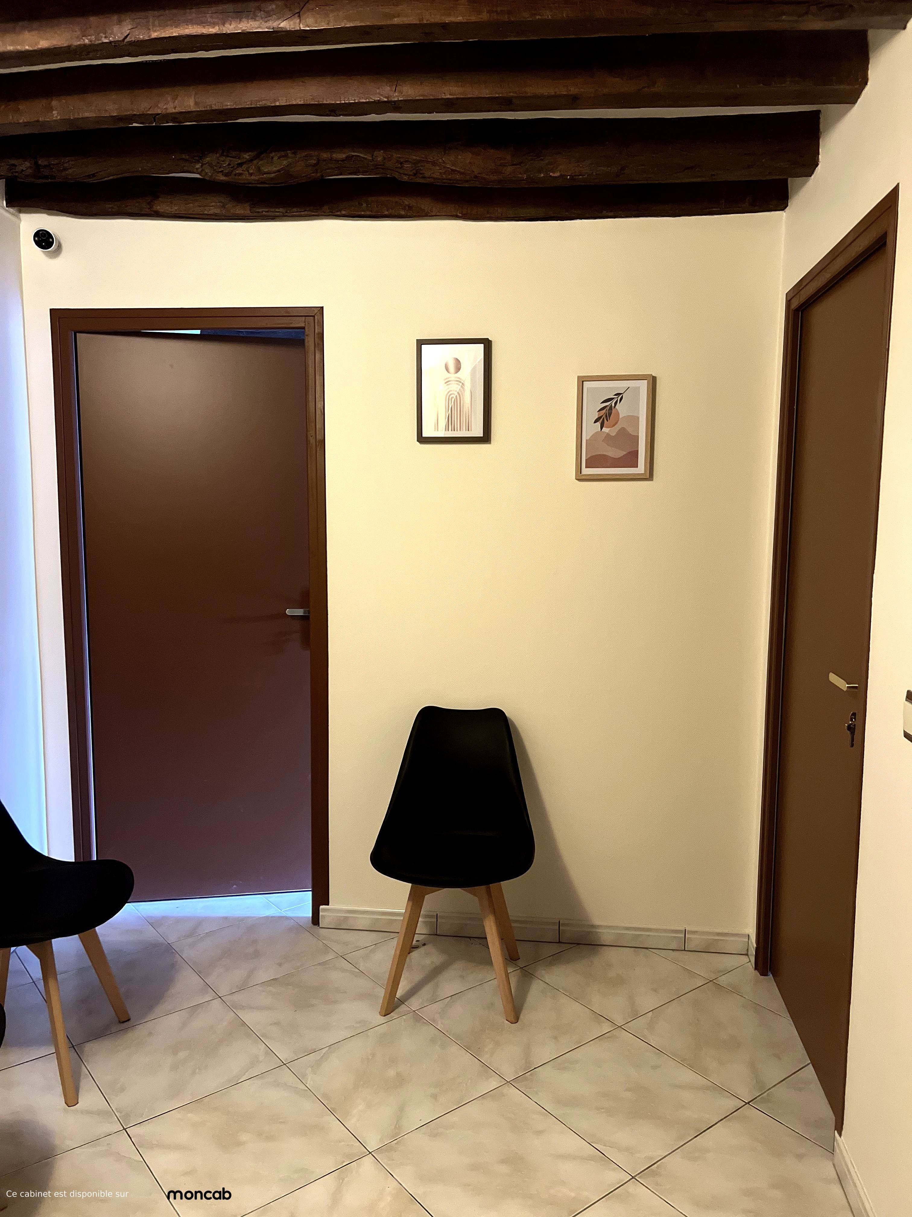 Cabinet Cabinet 10m² à Sucy-en-Brie - Photo 3