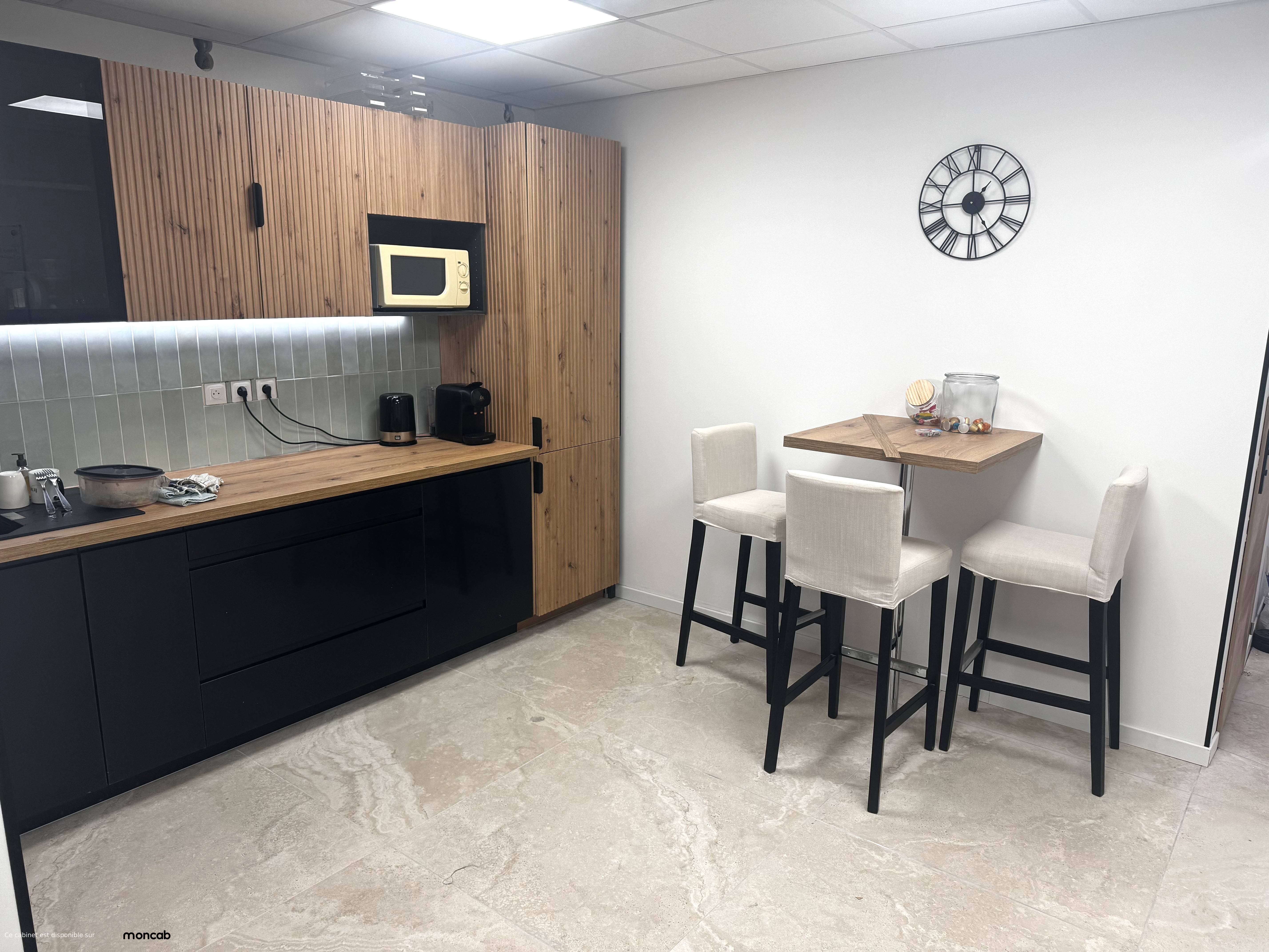 Cabinet Cabinet A - Photo 5