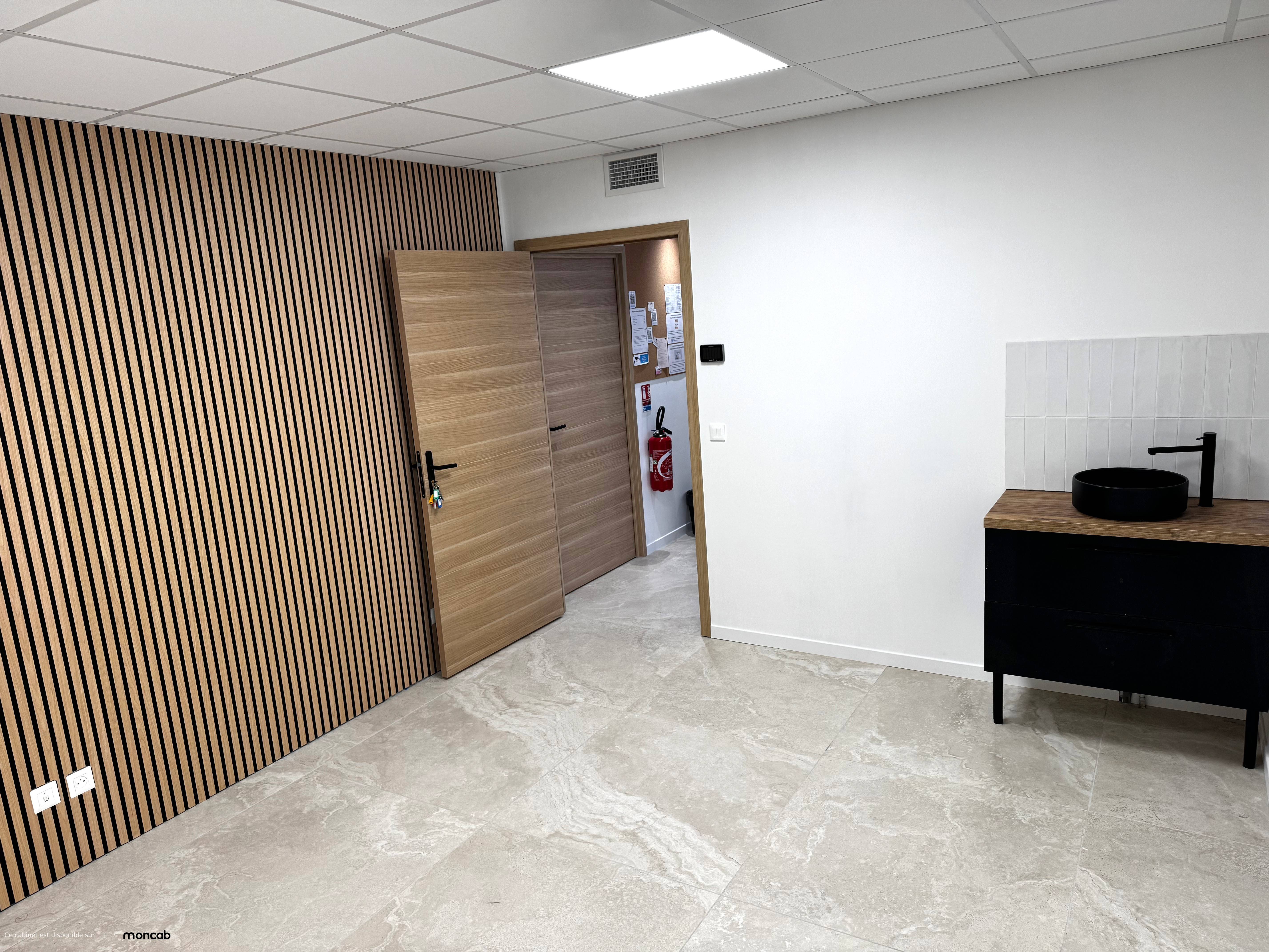 Cabinet Cabinet A - Photo 2