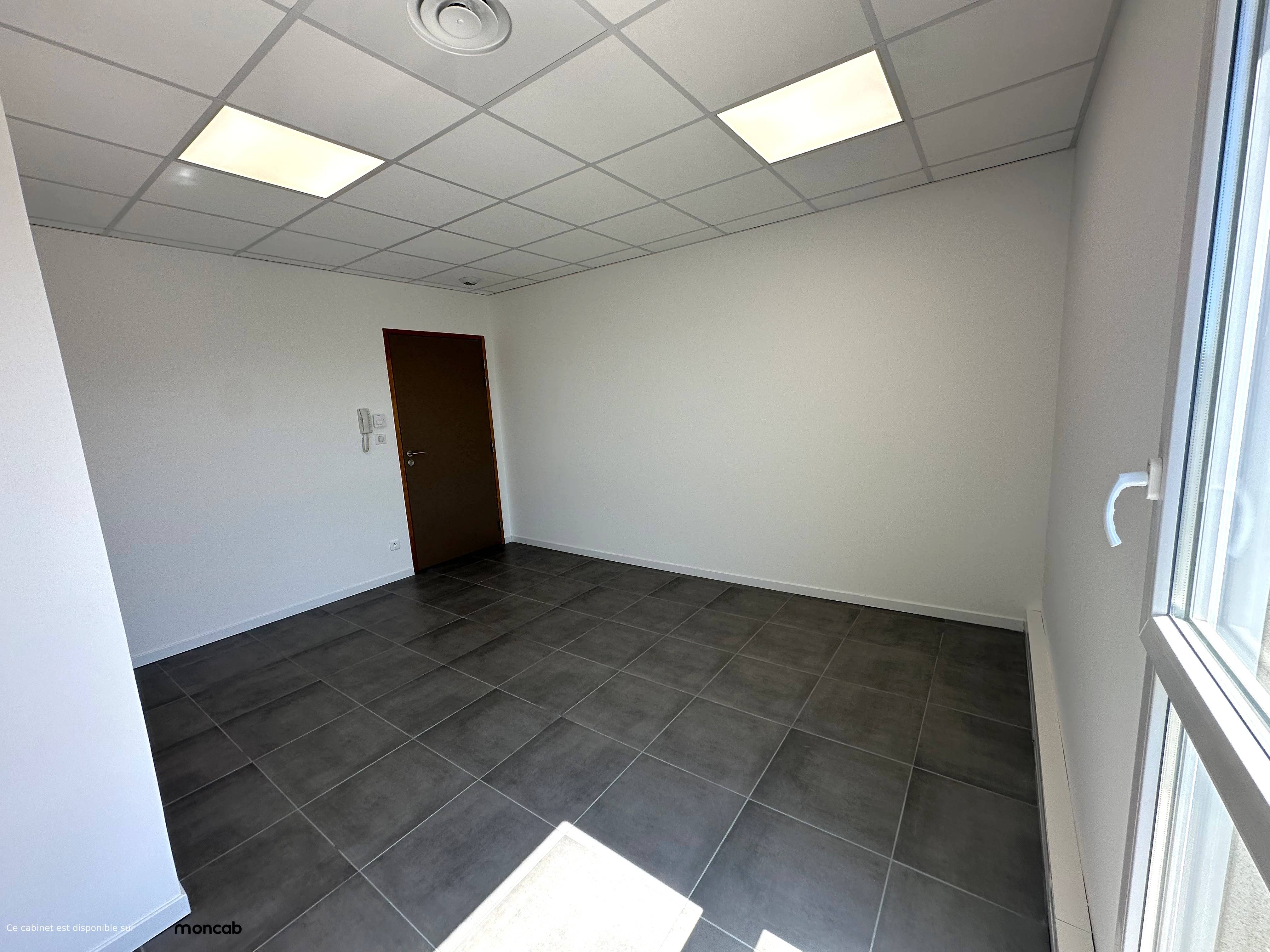 Cabinet Local 19m2 à Toulon - Photo 3