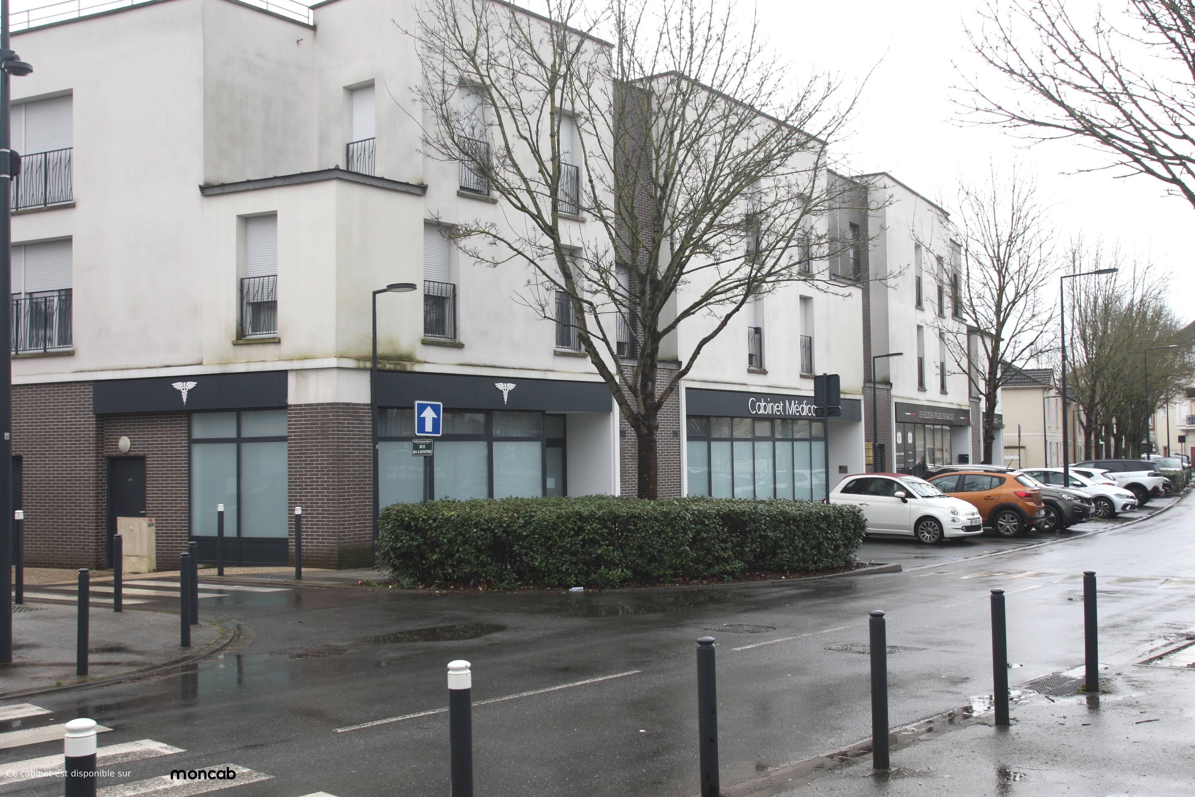 Cabinet Cabinet de DOMINIQUE à Bailly-Romainvilliers - Photo 9