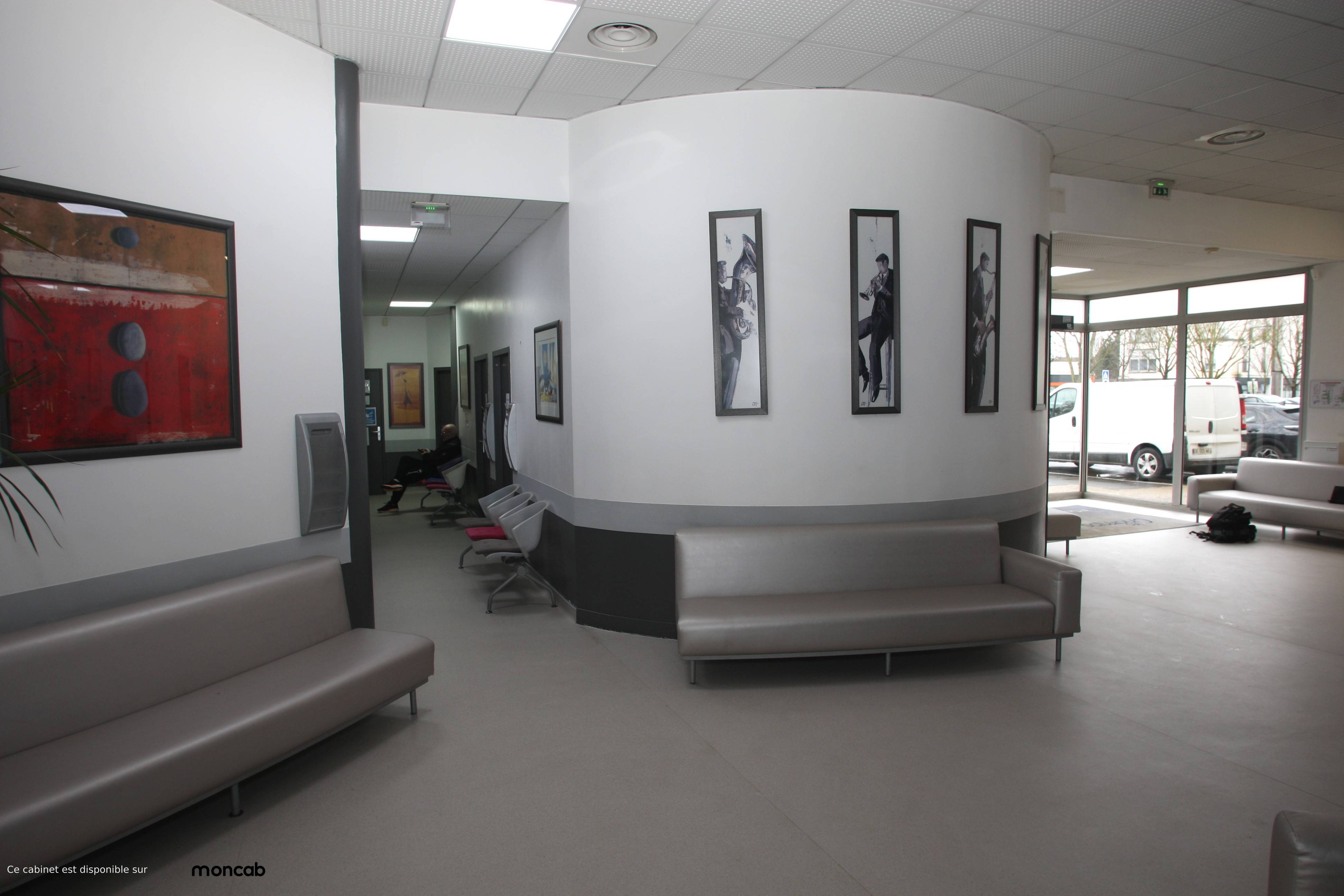 Cabinet Cabinet de DOMINIQUE à Bailly-Romainvilliers - Photo 13