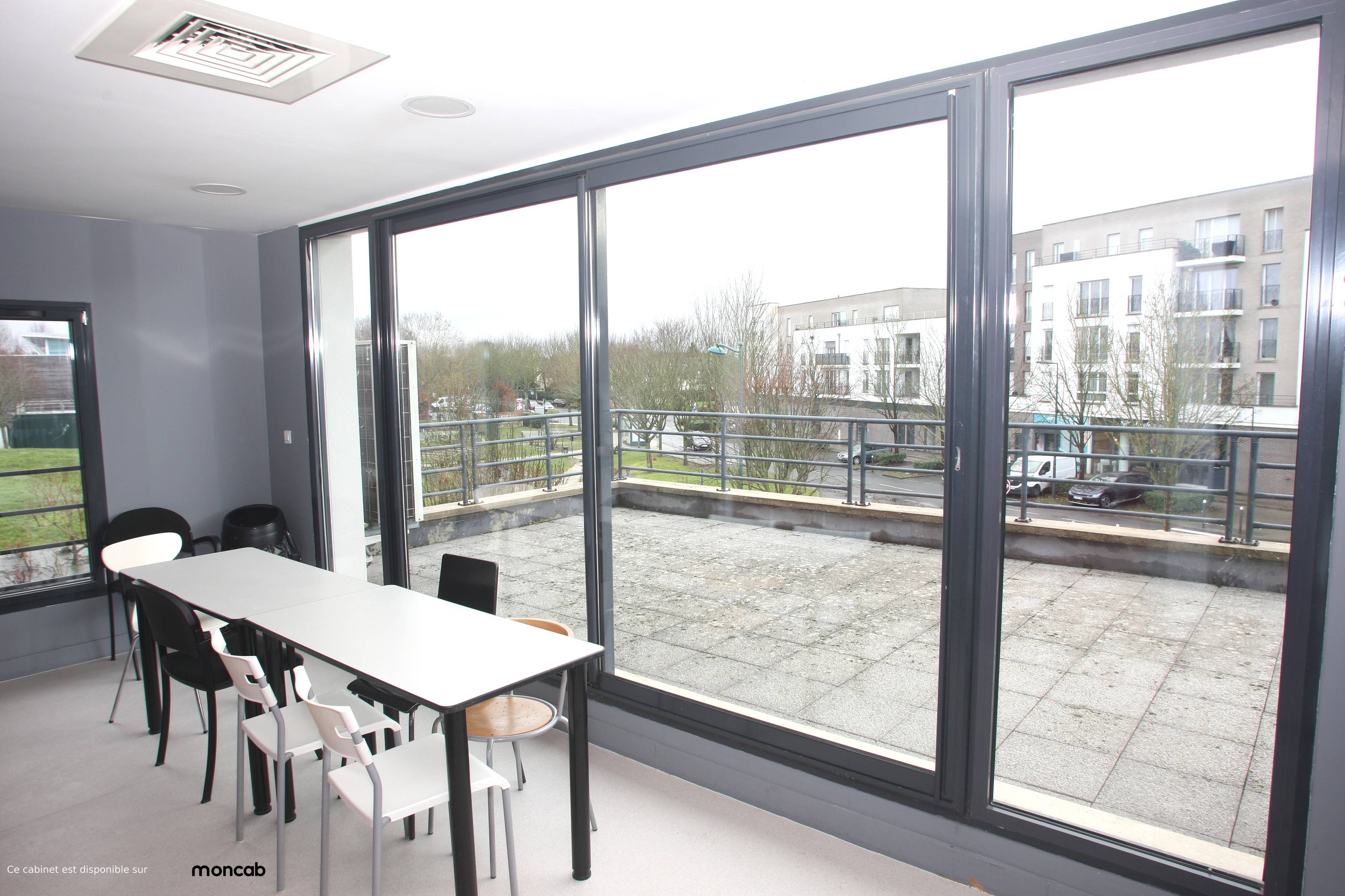 Cabinet Cabinet de DOMINIQUE à Bailly-Romainvilliers - Photo 14