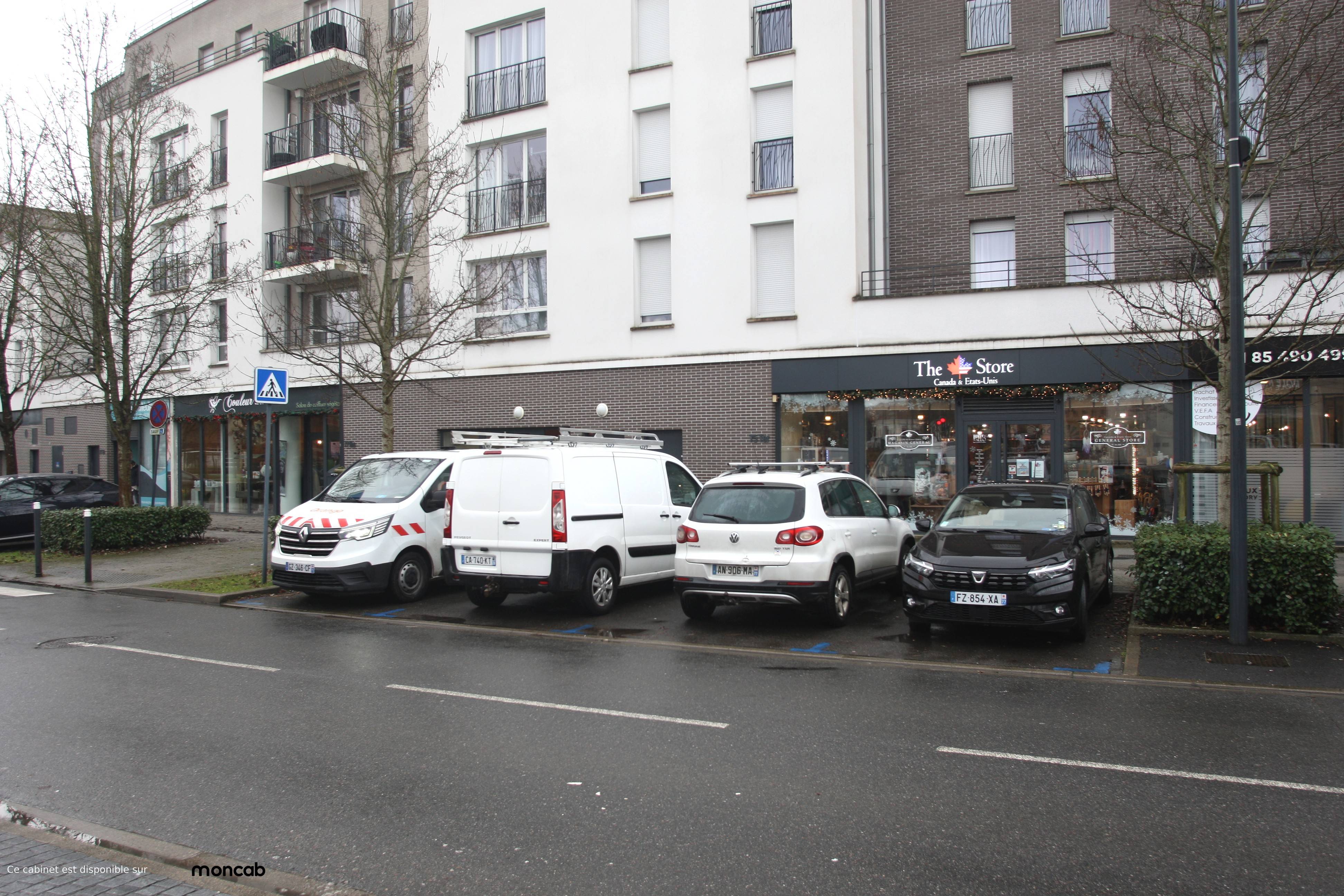 Cabinet Cabinet de DOMINIQUE à Bailly-Romainvilliers - Photo 11