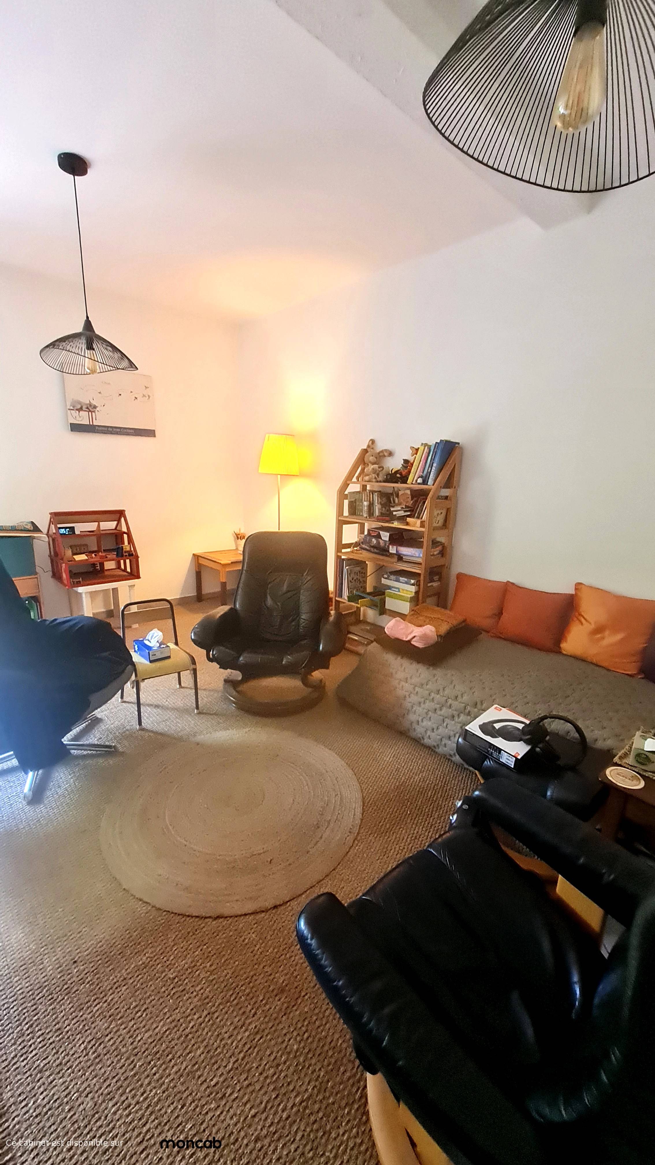 Cabinet Cabinet de marie à Plaisance-du-Touch - Photo principale