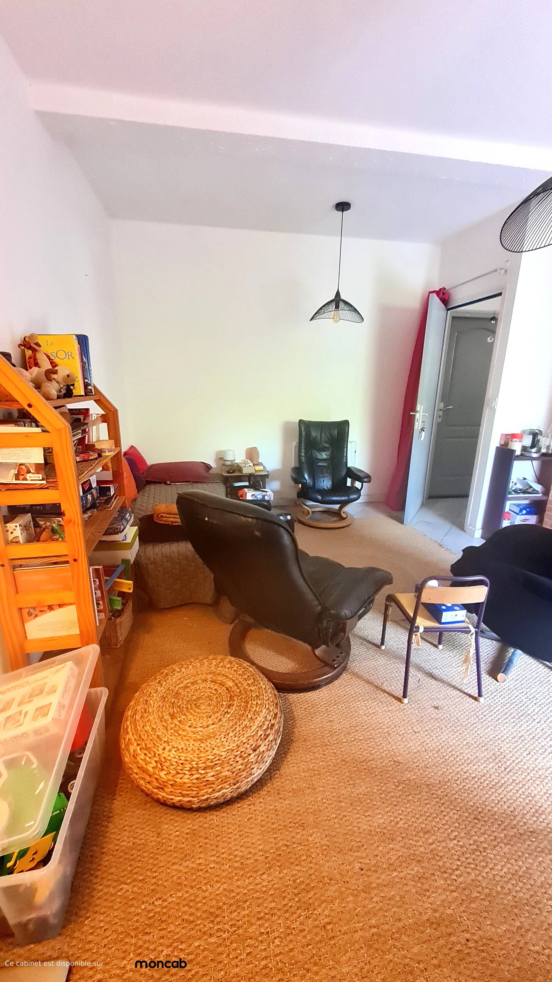 Cabinet Cabinet de marie à Plaisance-du-Touch - Photo 4