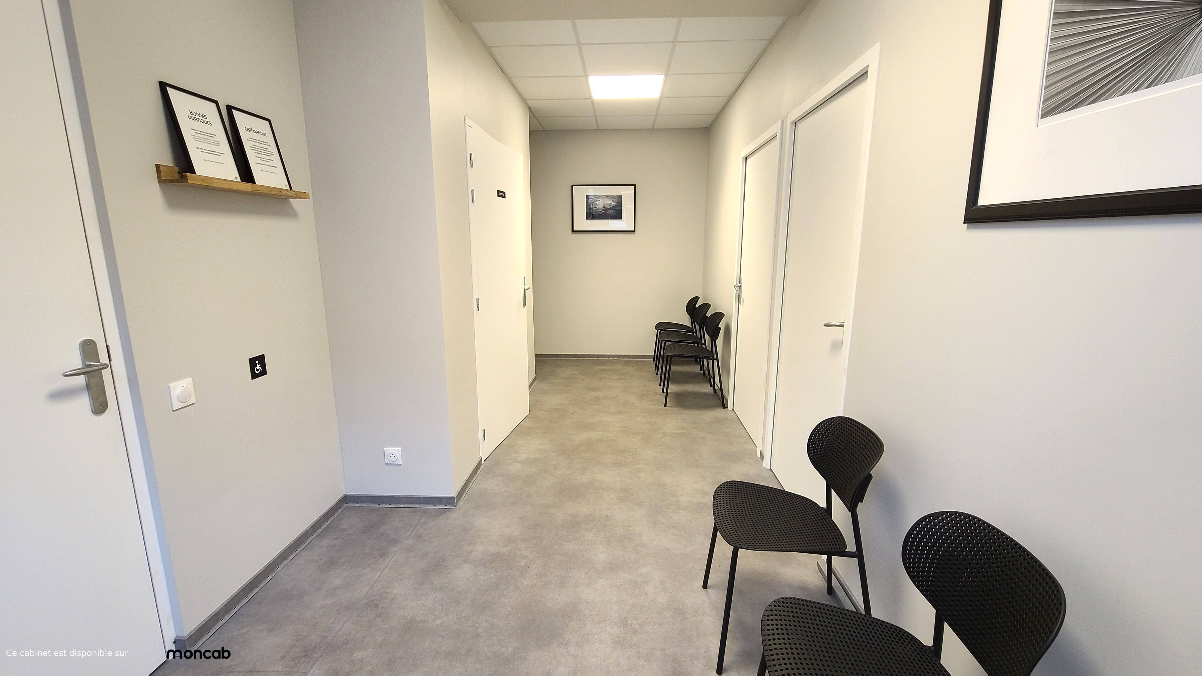 Cabinet Cabinet de Pierre à Tourcoing - Photo 1