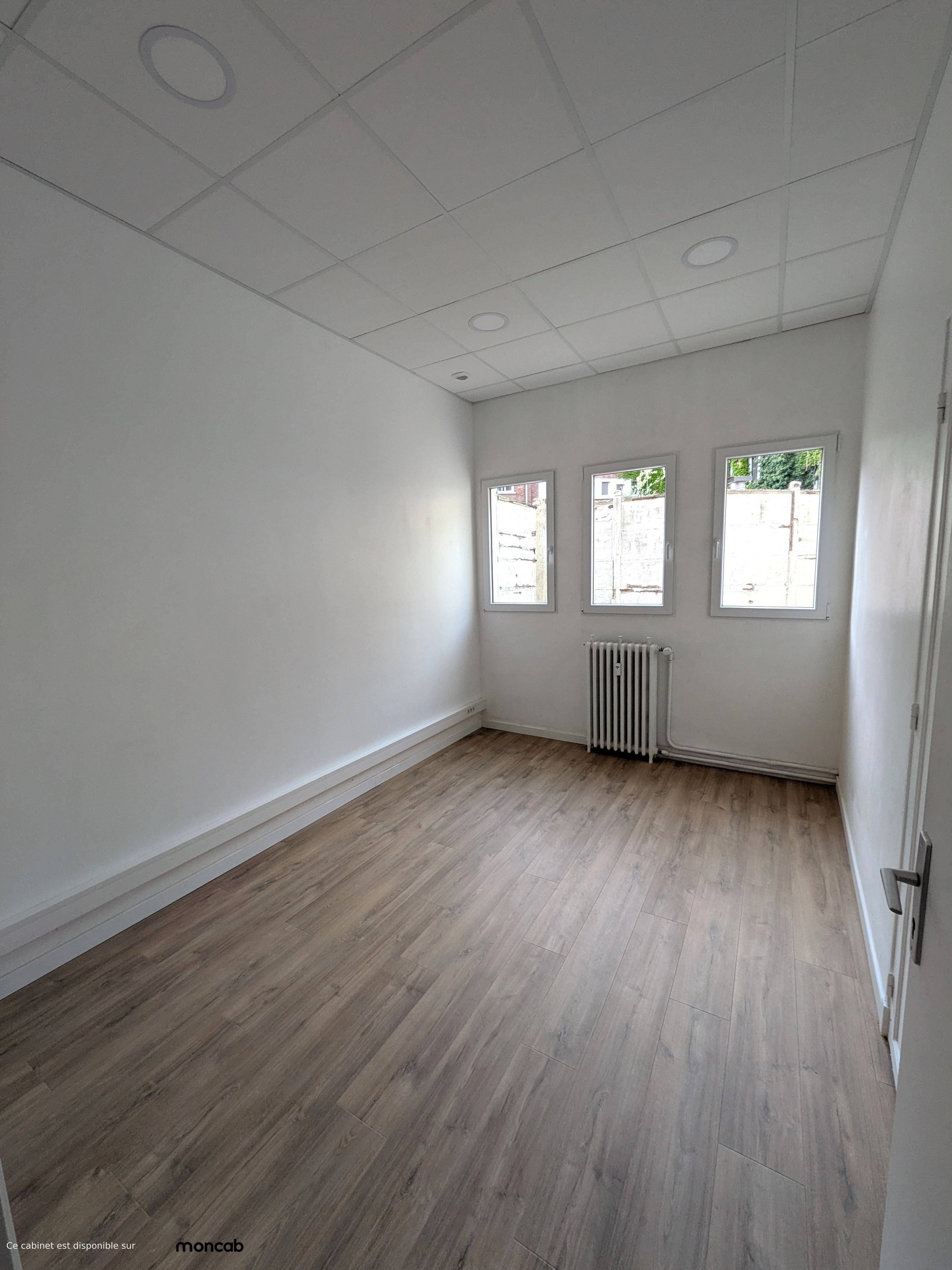 Cabinet Cabinet Dusevel à Amiens - Photo 1