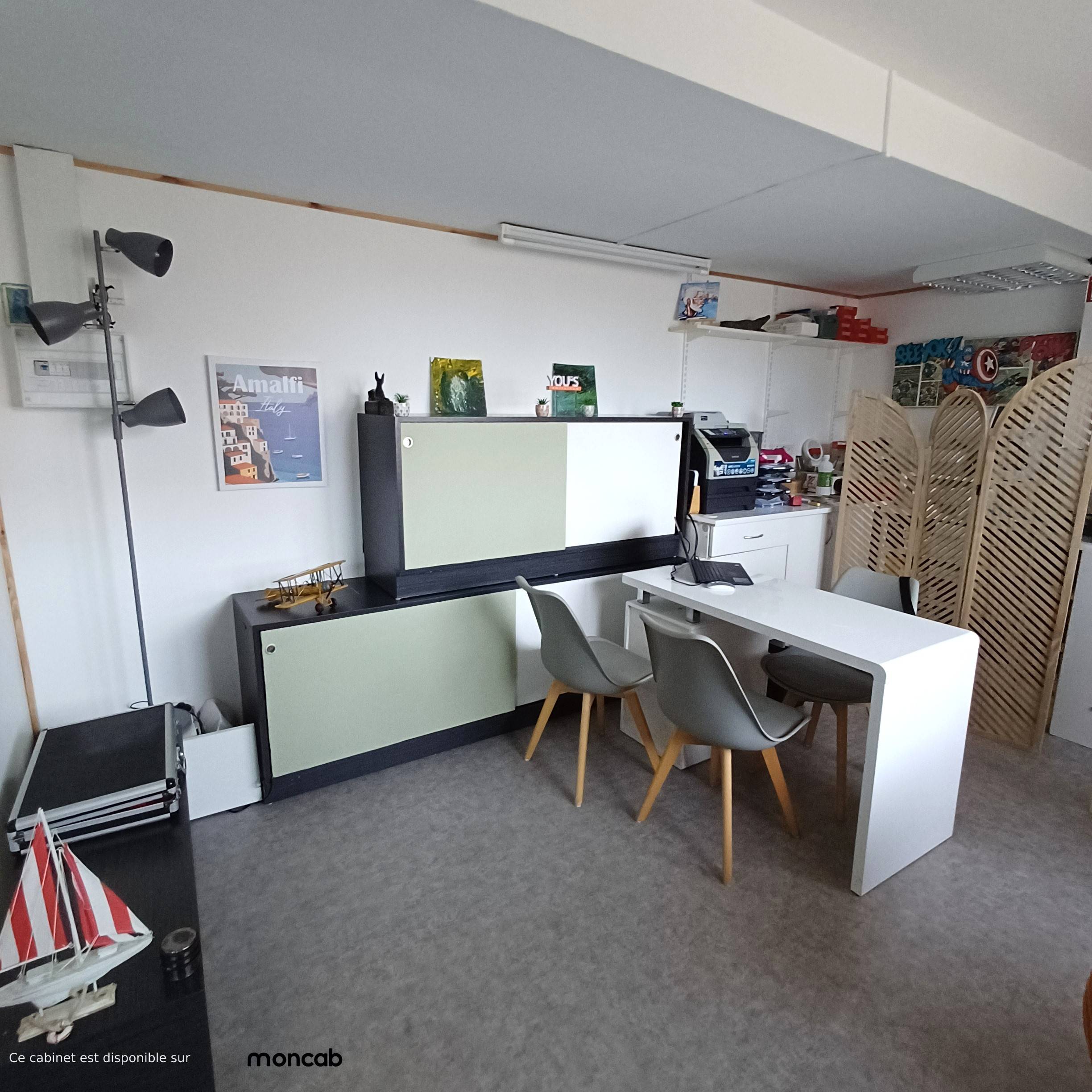 Cabinet bureau à Herzeele - Photo 1