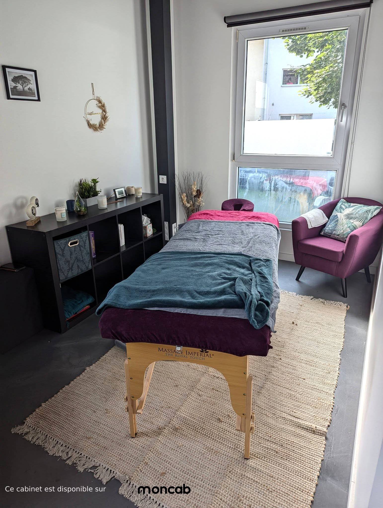 Cabinet Bureau disponible tous les lundis – parking inclus – 145 € TTC/mois à Annecy - Photo 3
