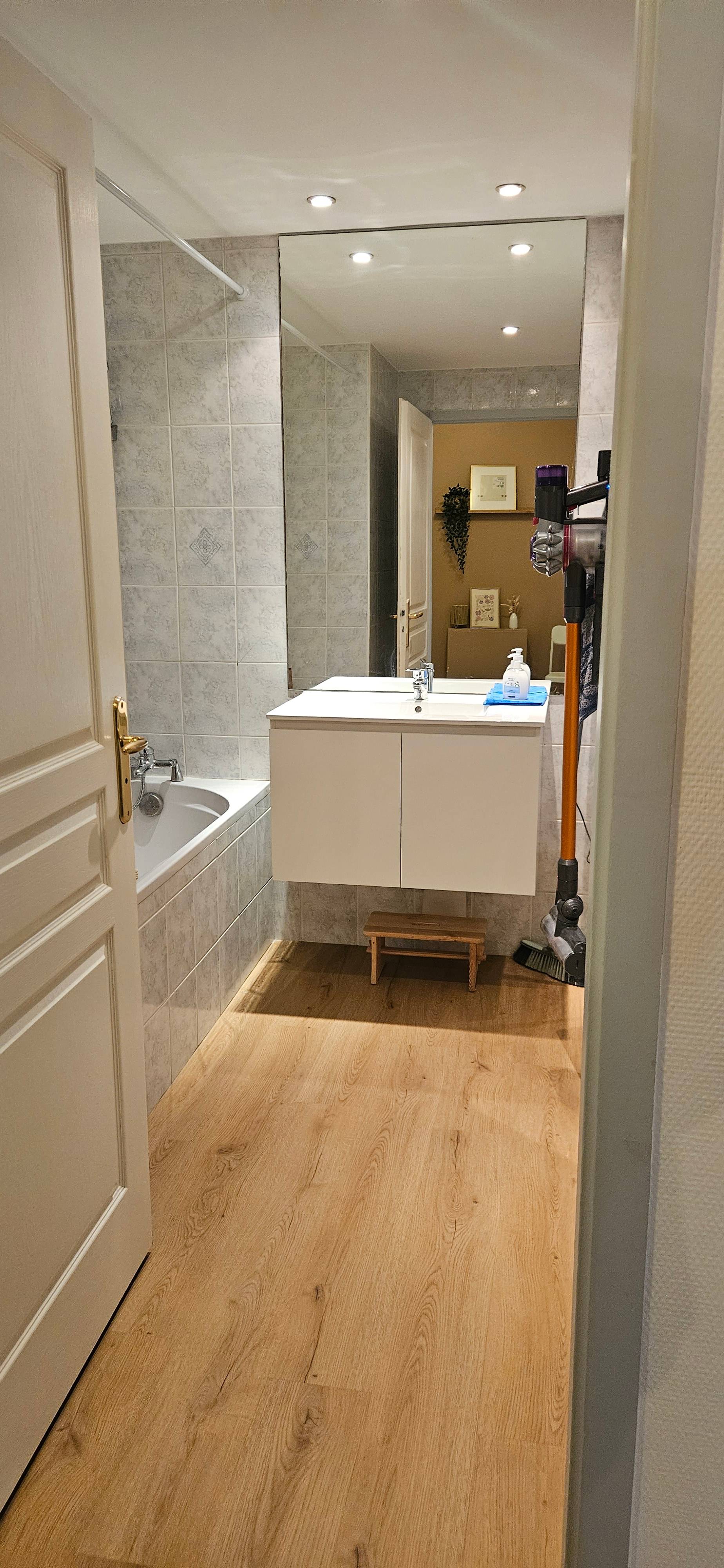 Cabinet Cabinet de consultation privatif 34 m² – Saint-Julien-en-Genevois / portes de  Genève à Saint-Julien-en-Genevois - Photo 4