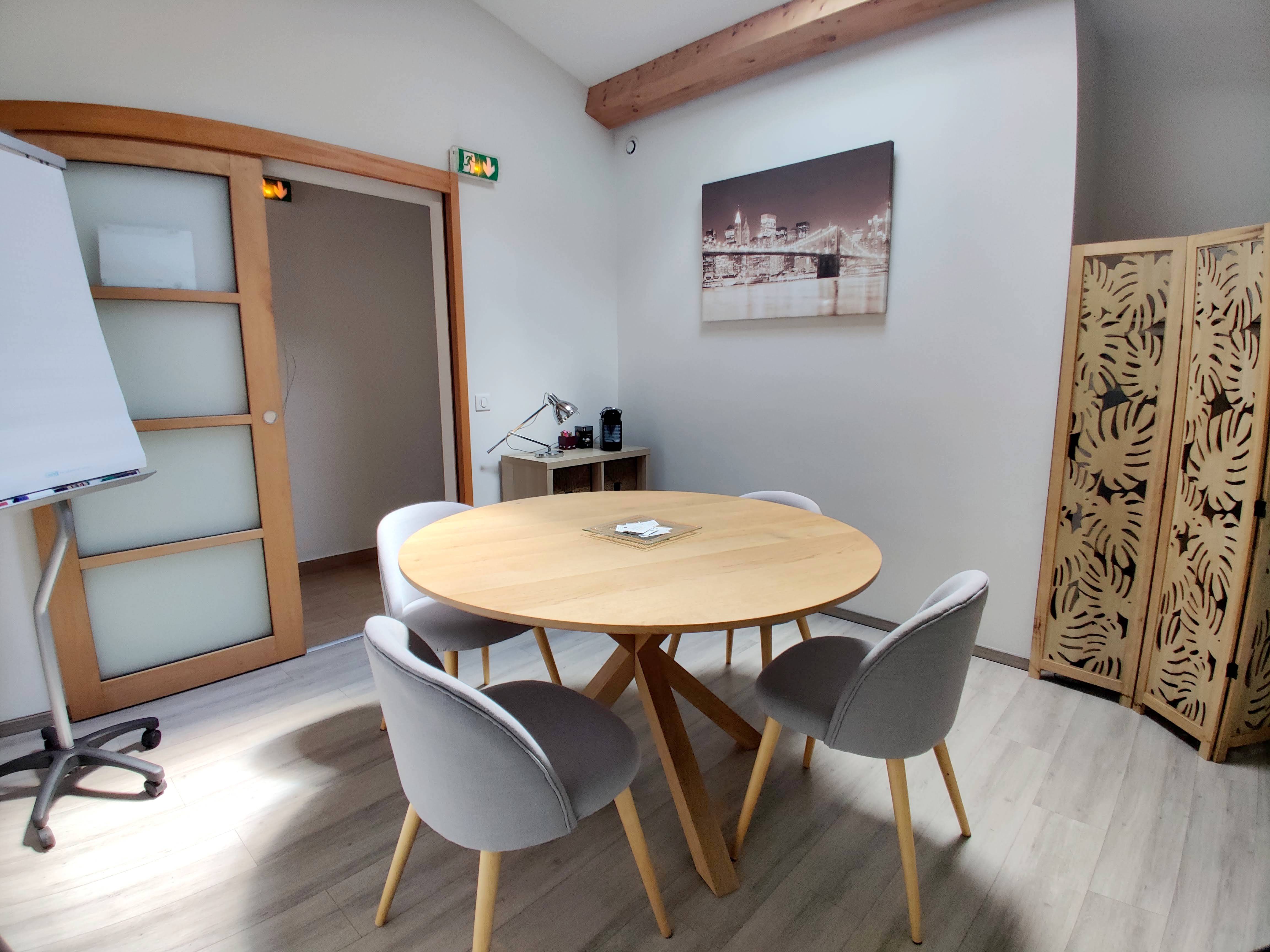 Cabinet Cabinet - Photo 2