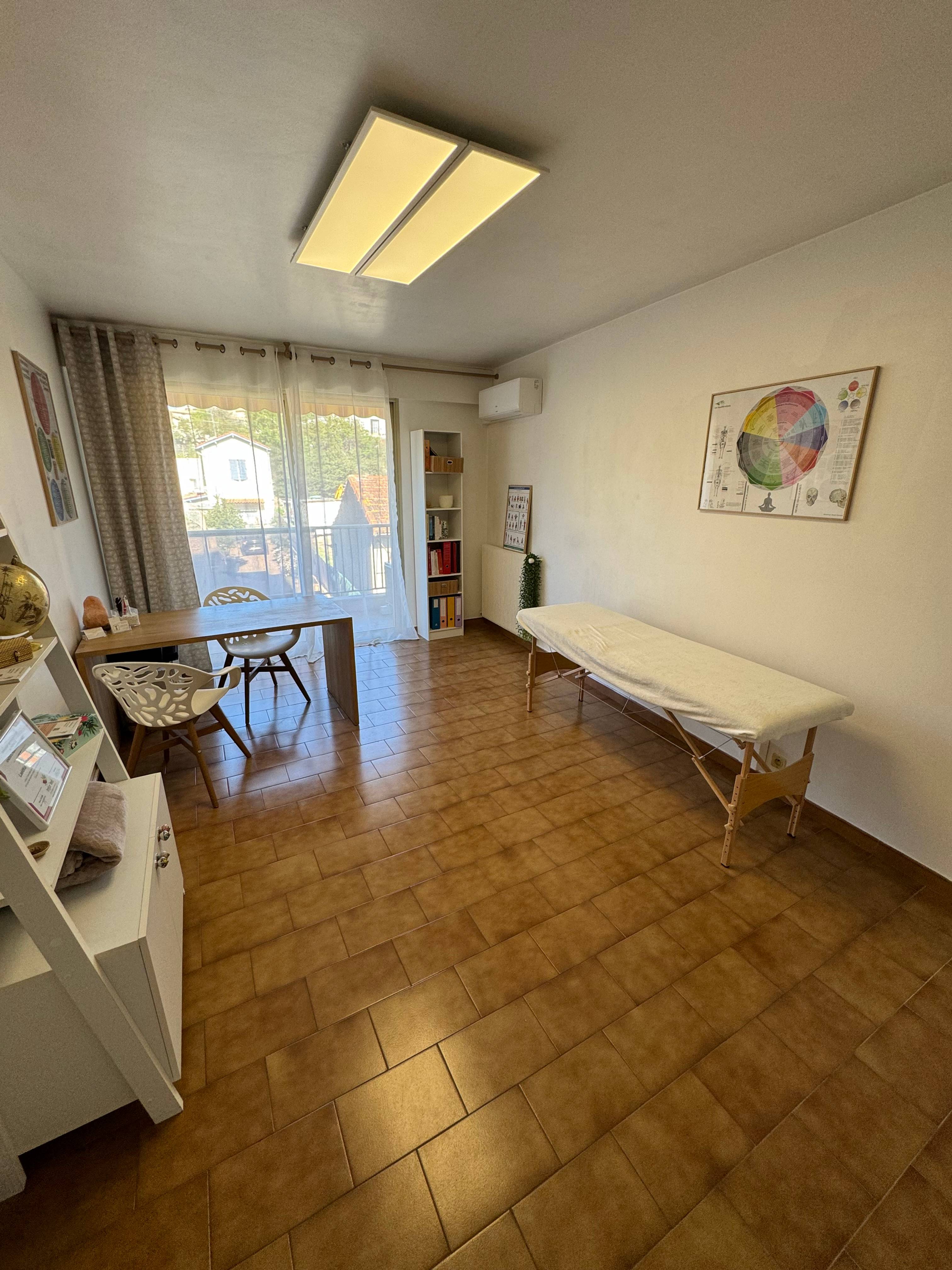 Cabinet Cabinet Les Écoles à Le Cannet - Photo principale